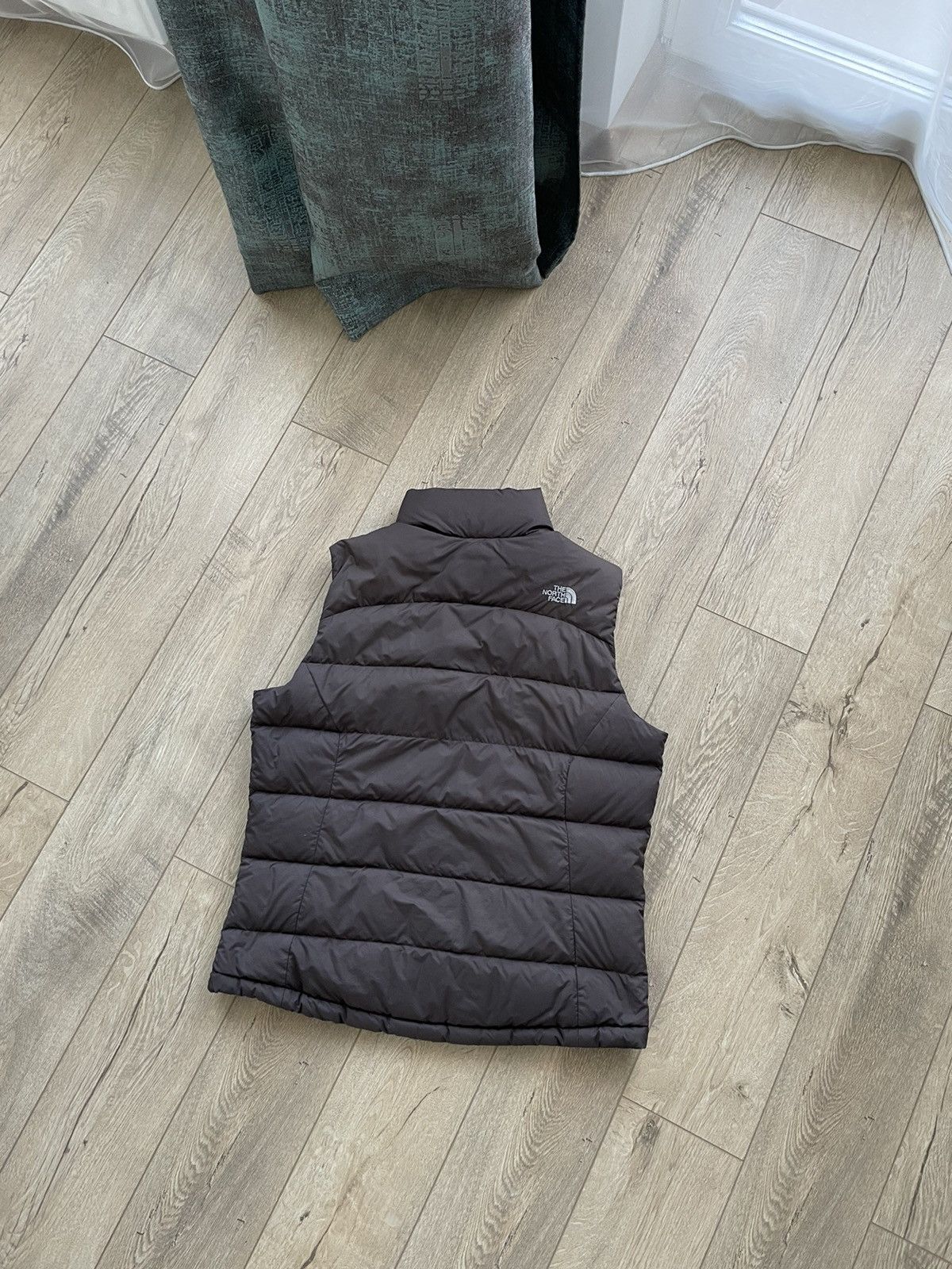 The North Face Vintage The North Face 700 Down Brown Puffer Vest Size L Size L / US 10 / IT 46 - 17 Thumbnail