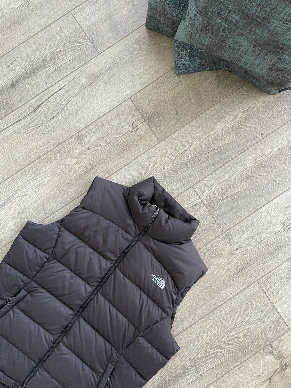 The North Face Vintage The North Face 700 Down Brown Puffer Vest Size L Size L / US 10 / IT 46 - 4 Thumbnail