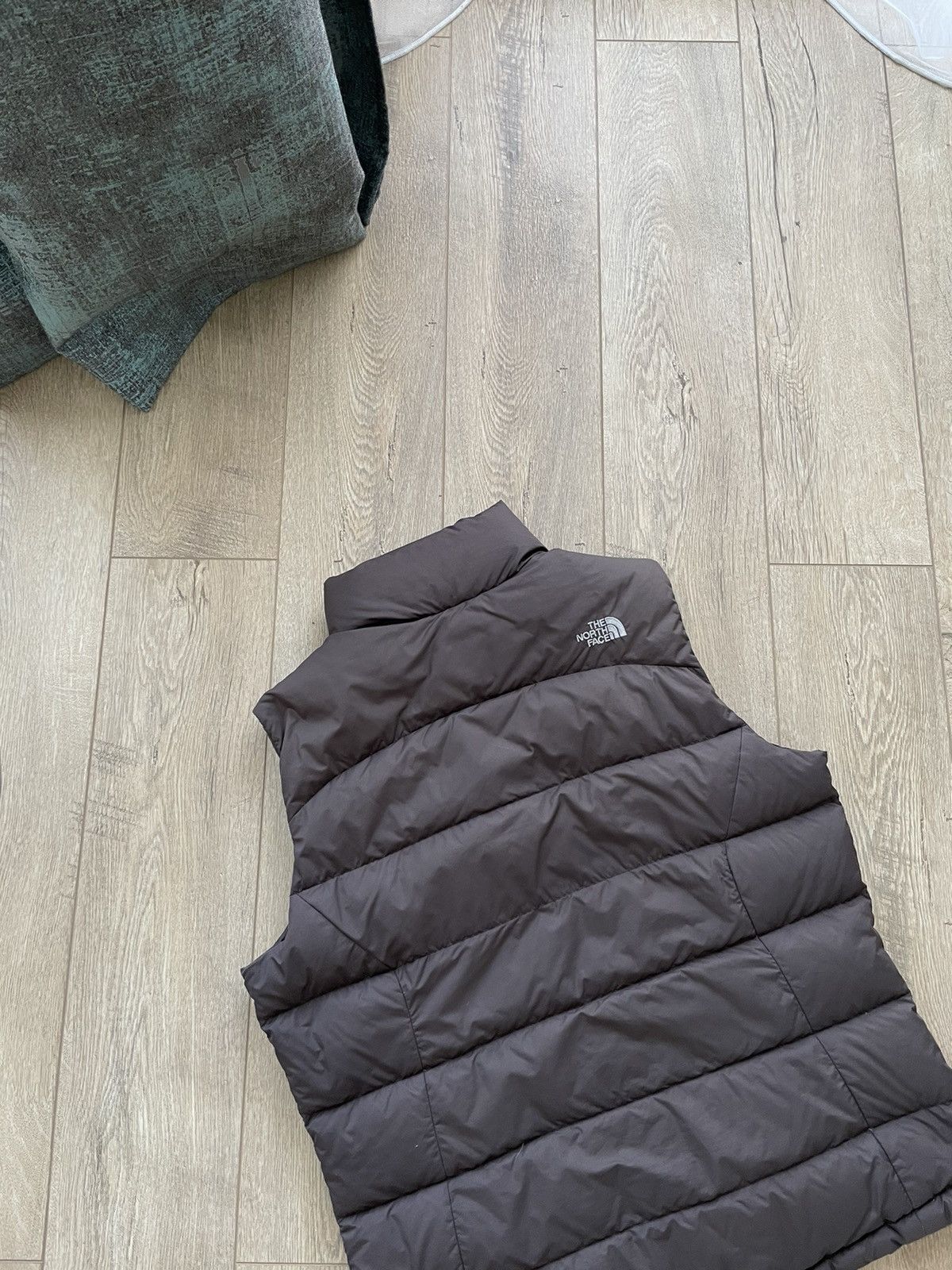 The North Face Vintage The North Face 700 Down Brown Puffer Vest Size L Size L / US 10 / IT 46 - 18 Thumbnail