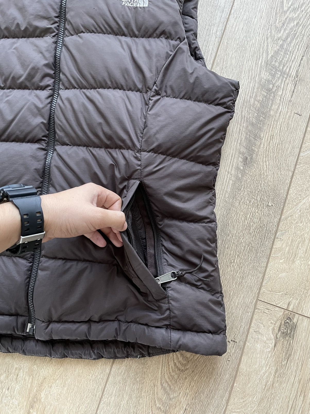 The North Face Vintage The North Face 700 Down Brown Puffer Vest Size L Size L / US 10 / IT 46 - 7 Thumbnail