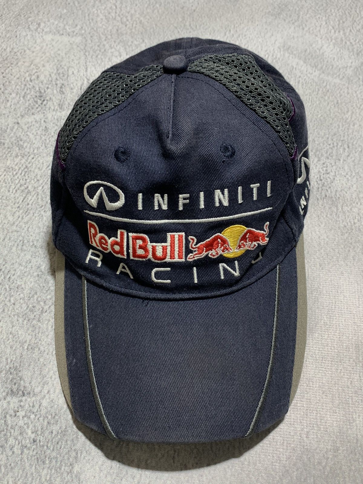 Red Bull × Vintage Vintage Red Bull Infinity cap streetwear big logo style Size ONE SIZE - 1 Thumbnail