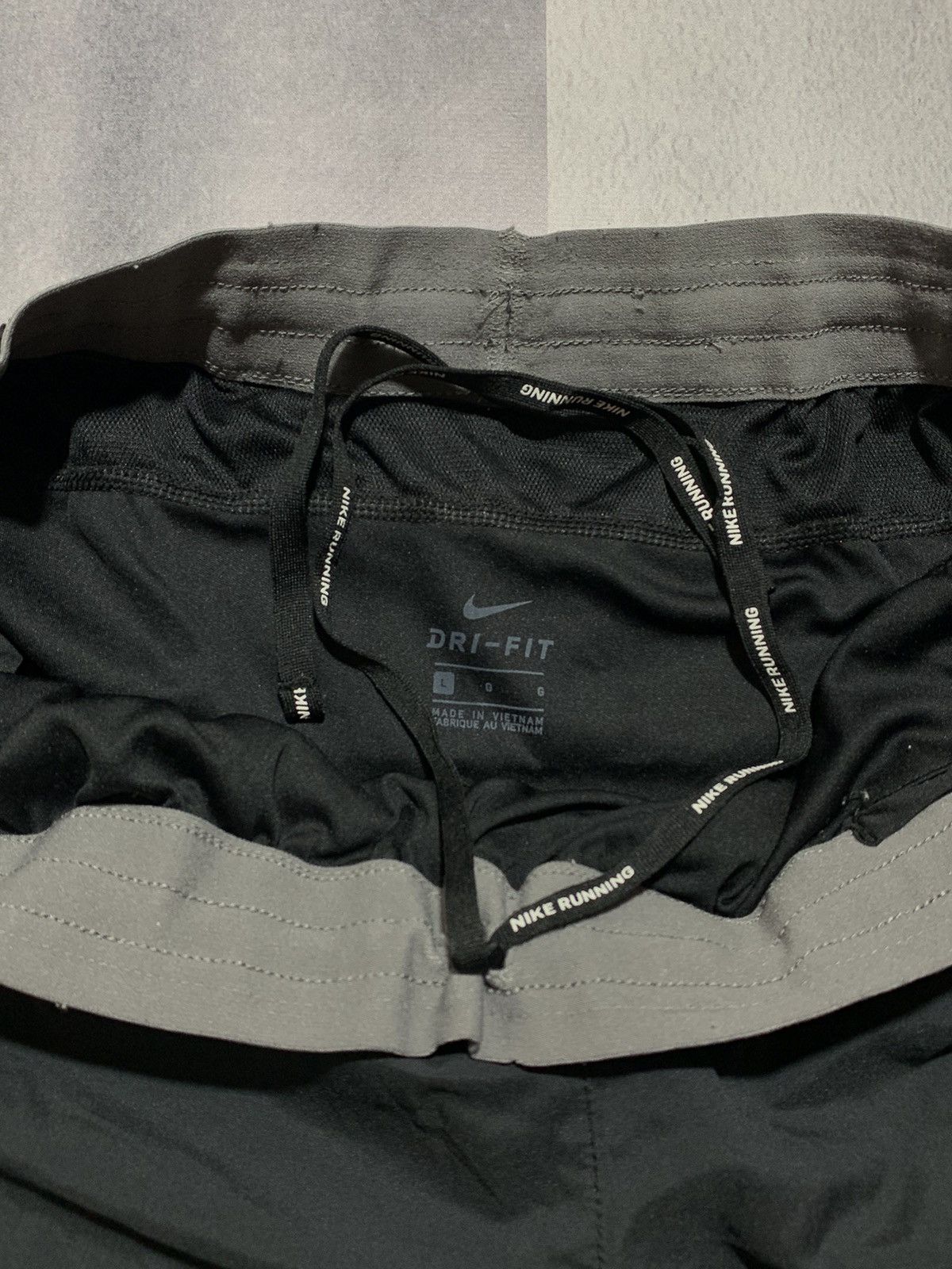 Nike × Vintage Vintage Y2K Nike swoosh shorts streetwear style size L Size 34" / US 12 / IT 48 - 4 Thumbnail