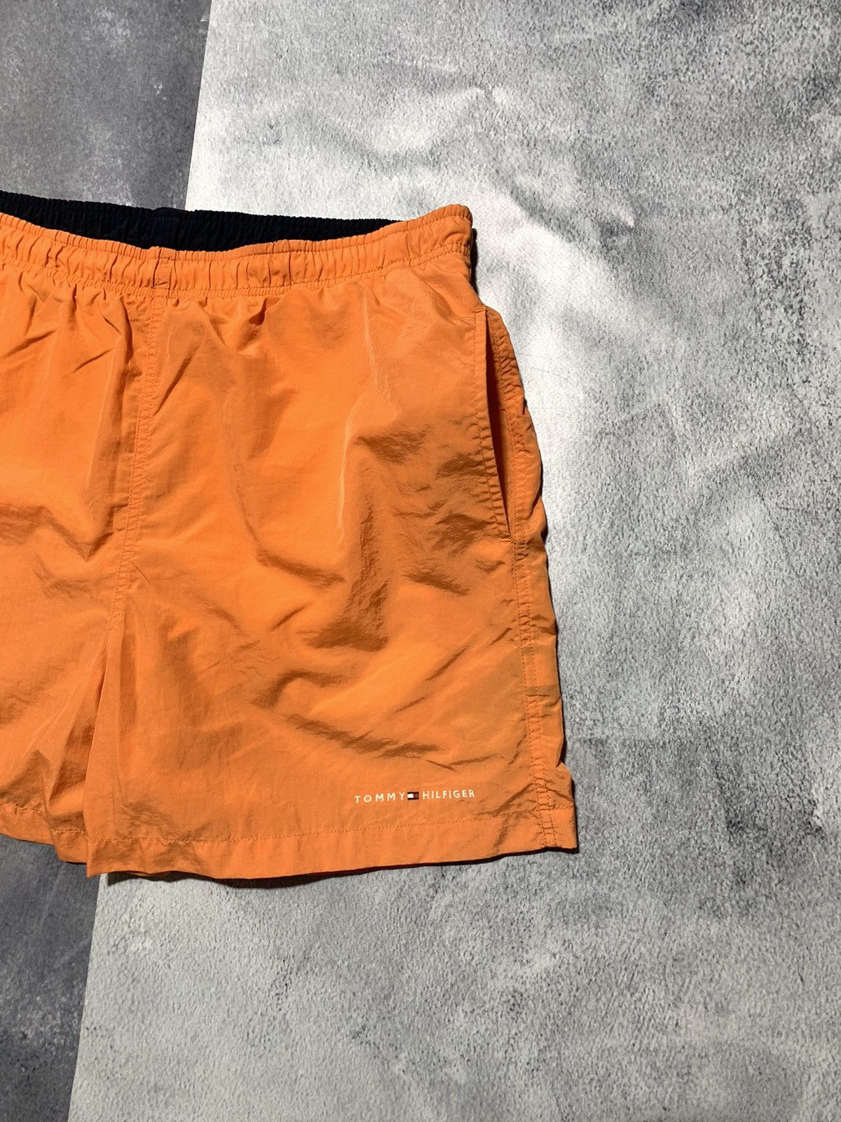 Tommy Hilfiger Vintage Y2K Tommy Hilfiger nylon shorts old money size L Size US 34 / EU 50 - 2 Thumbnail