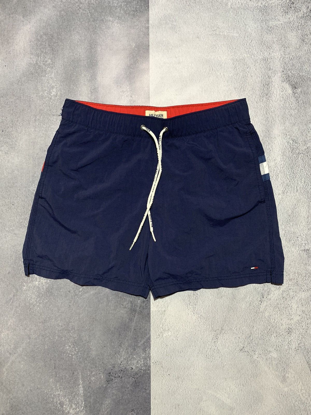 Tommy Hilfiger Vintage Y2K Tommy Hilfiger nylon shorts old money size S Size US 30 / EU 46 - 1 Thumbnail