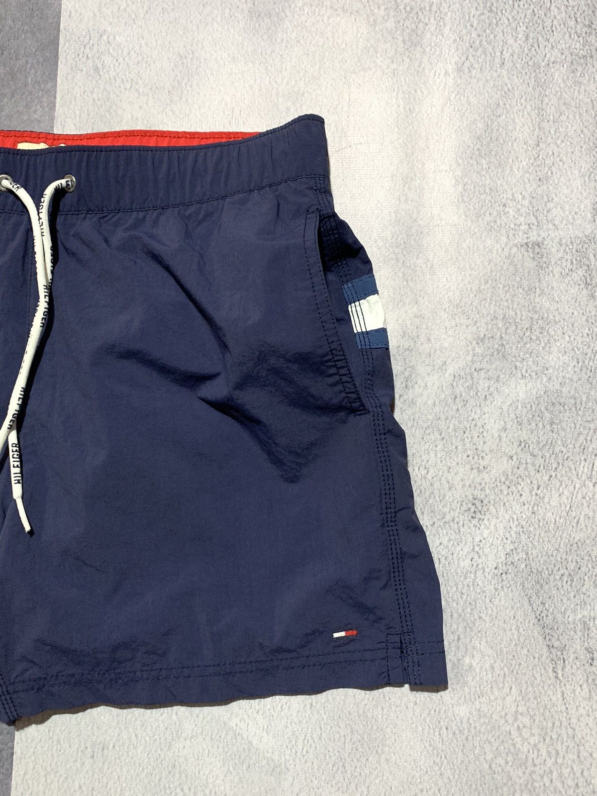 Tommy Hilfiger Vintage Y2K Tommy Hilfiger nylon shorts old money size S Size US 30 / EU 46 - 3 Thumbnail