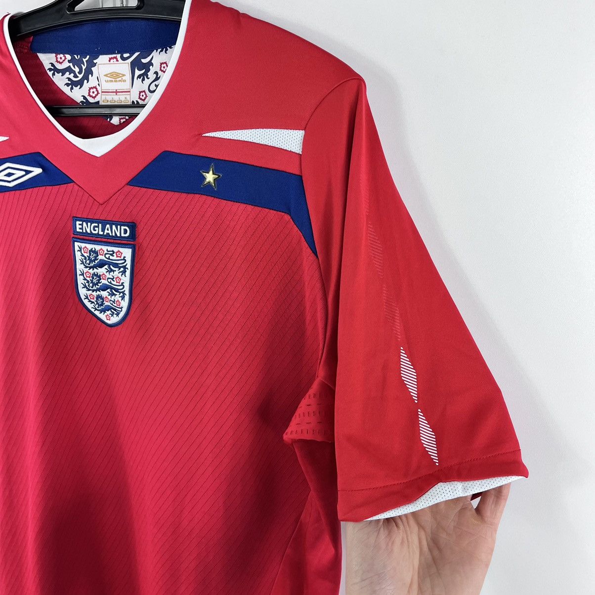 Umbro Umbro England National Team 2008/2010 Away Jersey Size L Size US L / EU 52-54 / 3 - 6 Thumbnail