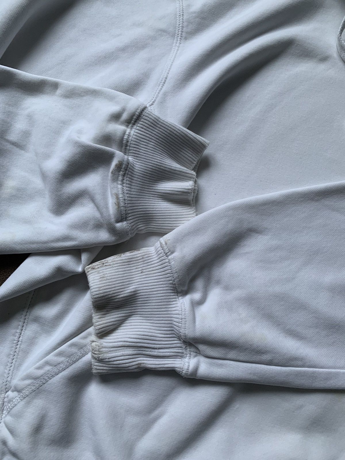 Nike Vintage Nike Y2K Distressed White Hoodie Size M Size US M / EU 48-50 / 2 - 5 Thumbnail