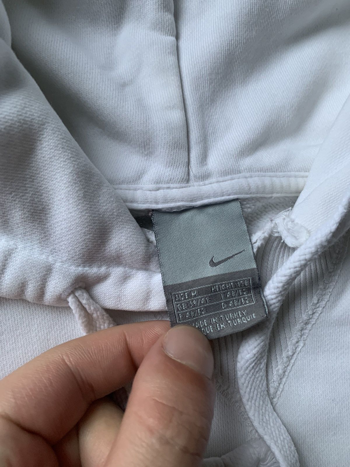 Nike Vintage Nike Y2K Distressed White Hoodie Size M Size US M / EU 48-50 / 2 - 11 Thumbnail