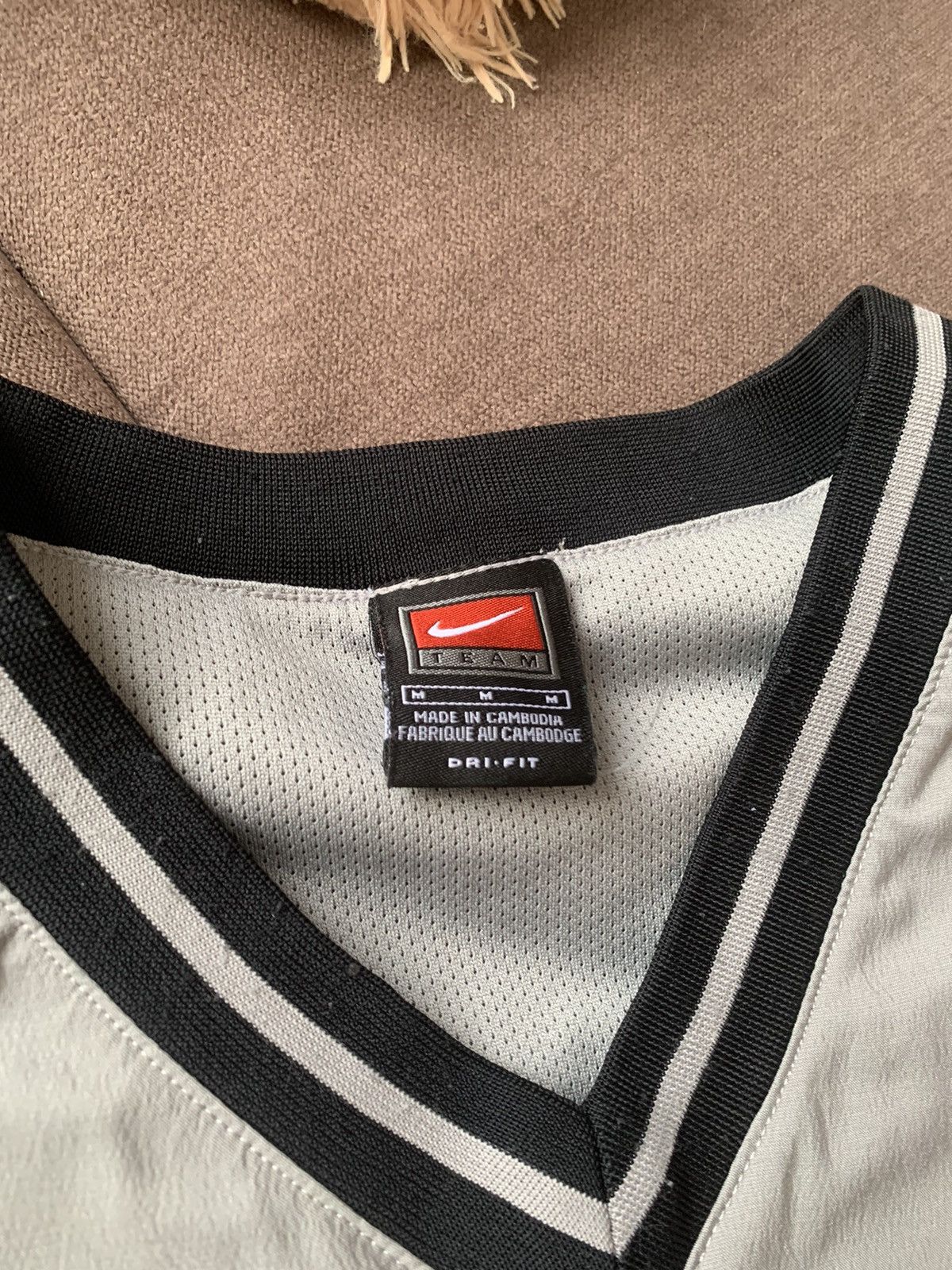 Vintage Vintage 90s Nike Team Nylon Swoosh Logo Sweatshirt Jacket Size US M / EU 48-50 / 2 - 4 Thumbnail