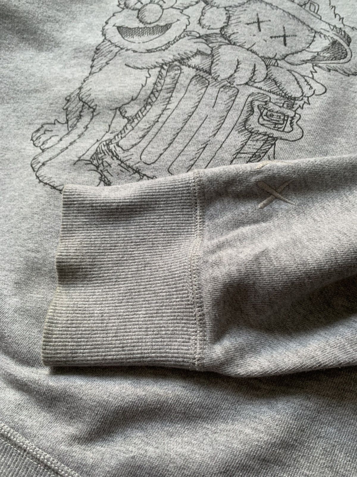 Kaws × Uniqlo Kaws x Uniqlo sesame street sweatshirt Size US XL / EU 56 / 4 - 7 Thumbnail