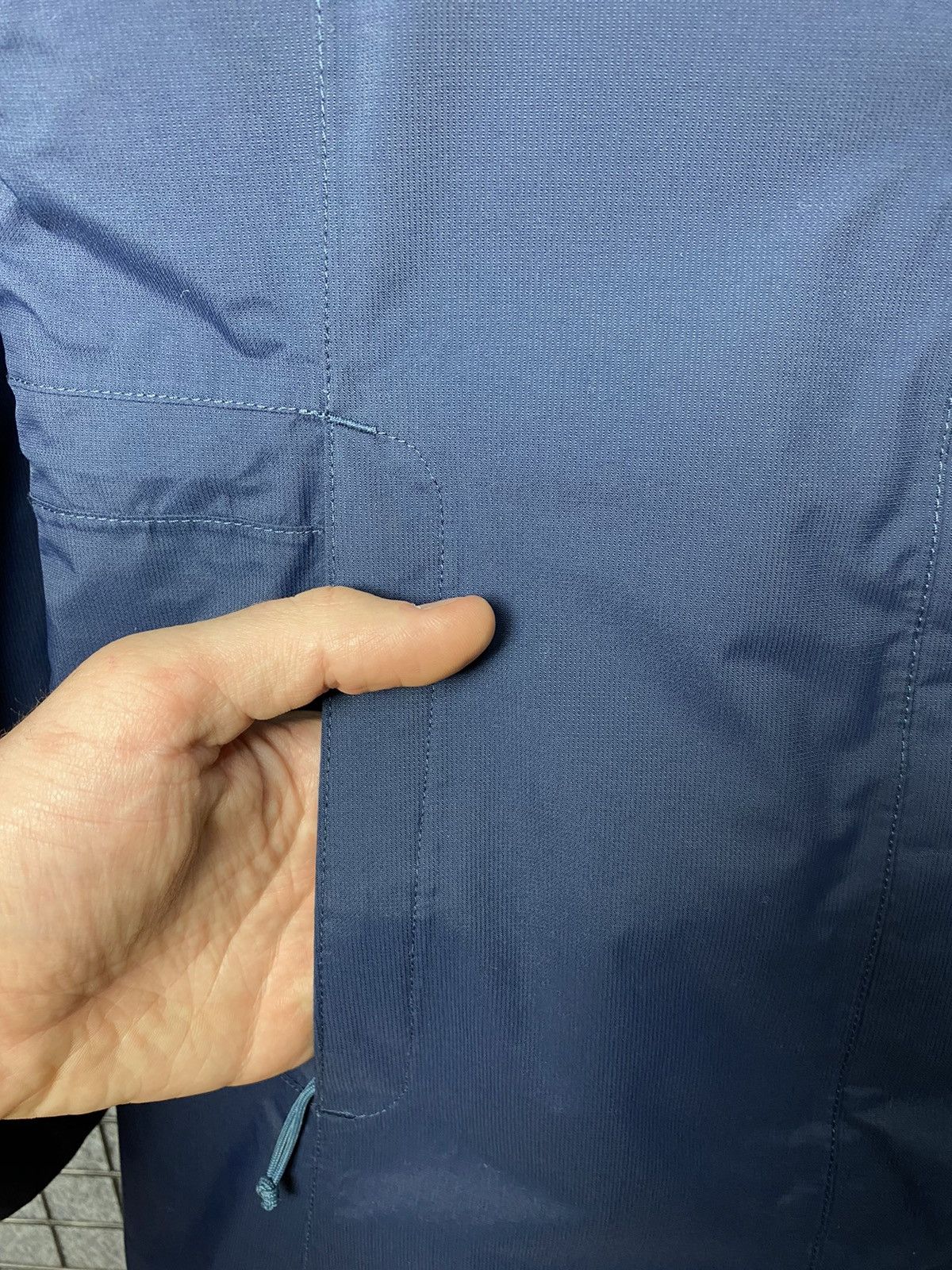 The North Face The North Face Outdoor Trekking Hiking Light Jacket Size S Size S / US 4 / IT 40 - 4 Thumbnail