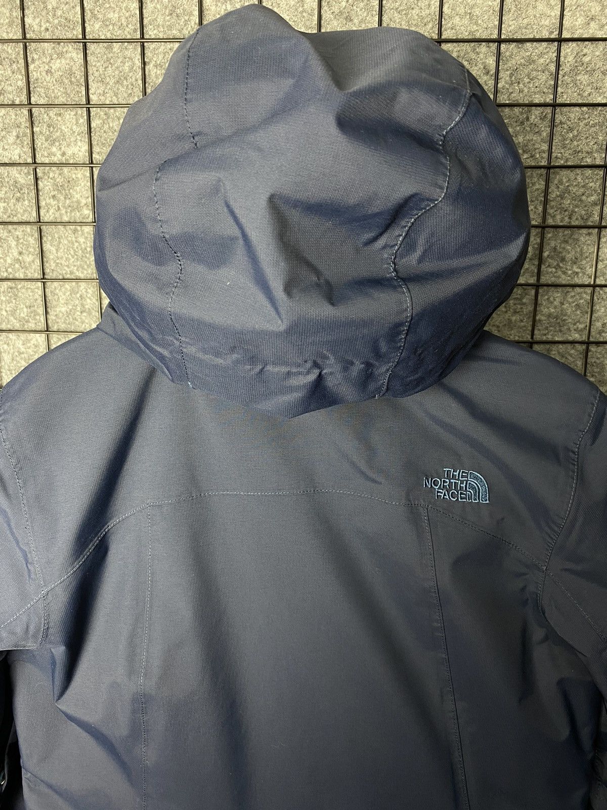 The North Face The North Face Outdoor Trekking Hiking Light Jacket Size S Size S / US 4 / IT 40 - 12 Thumbnail