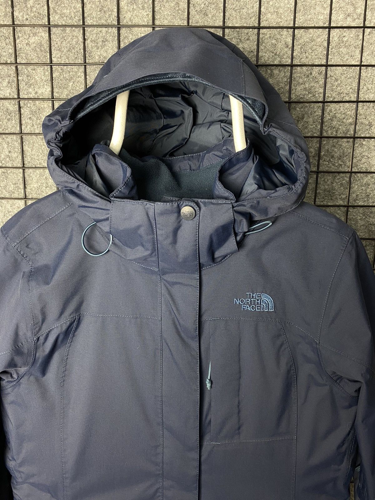 The North Face The North Face Outdoor Trekking Hiking Light Jacket Size S Size S / US 4 / IT 40 - 2 Thumbnail