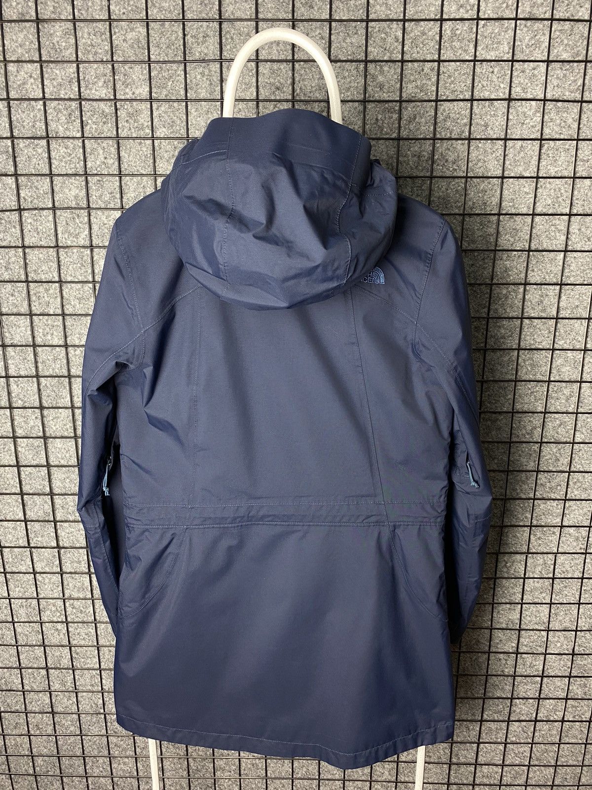 The North Face The North Face Outdoor Trekking Hiking Light Jacket Size S Size S / US 4 / IT 40 - 11 Thumbnail