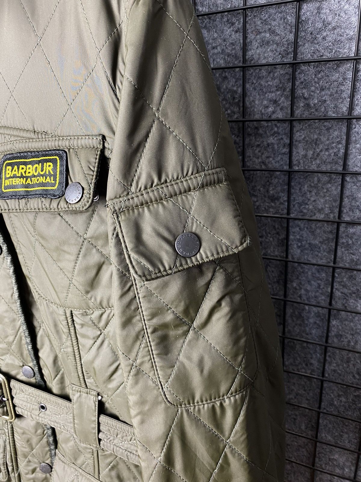 Barbour Barbour Vintage Quilted Belted Jacket Size UK 10 Size M / US 6-8 / IT 42-44 - 4 Thumbnail