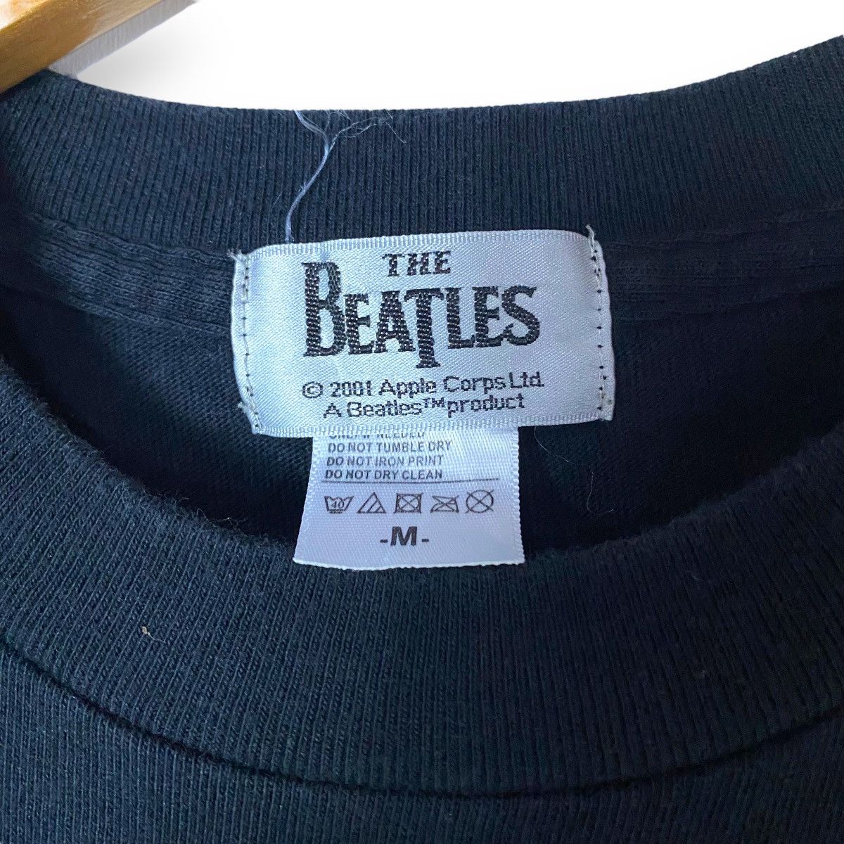 Band Tees × Vintage Vintage 2001 THE BEATLES Band Logo Tee Size US M / EU 48-50 / 2 - 8 Thumbnail