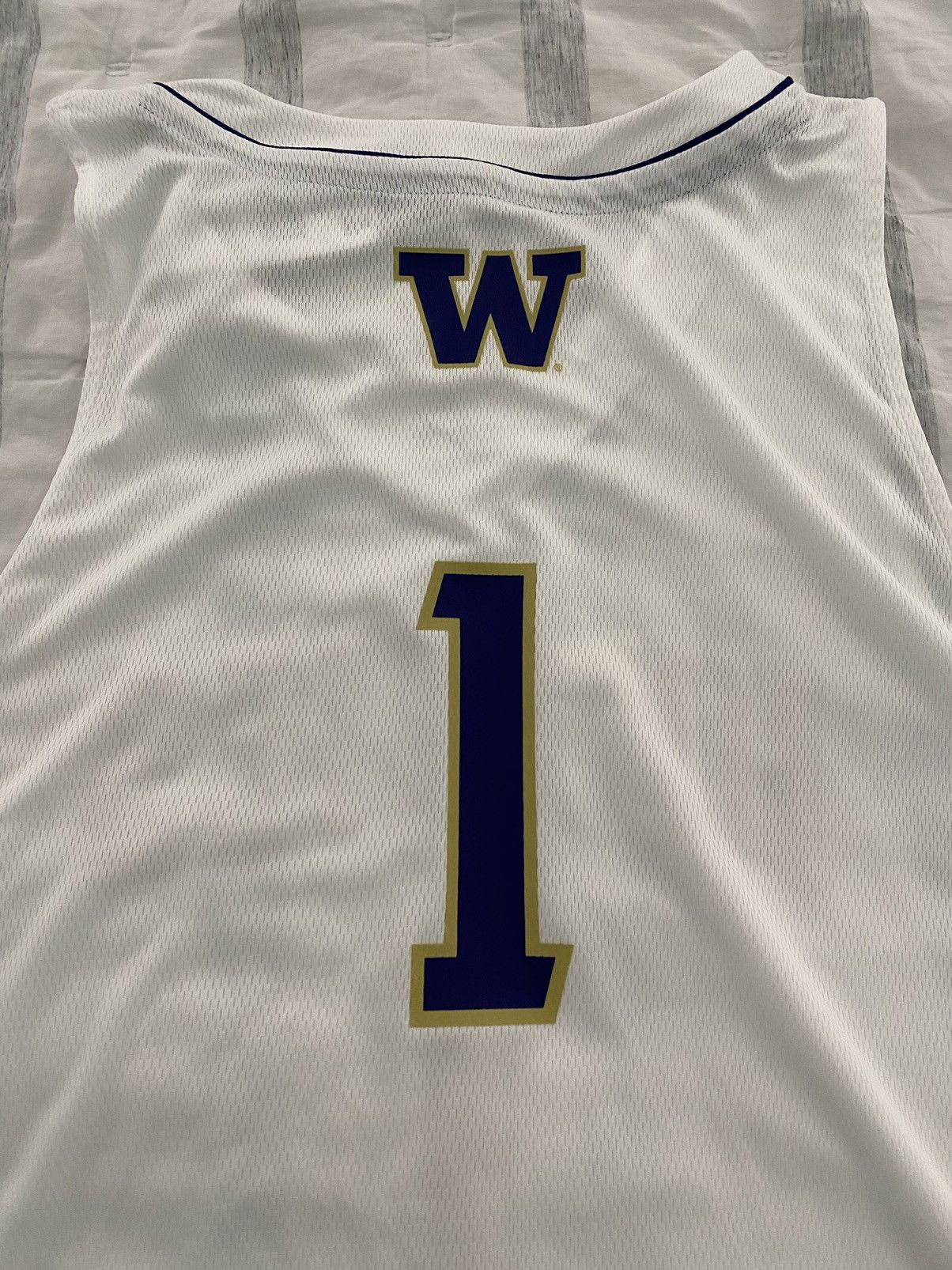 NCAA Adidas U of Washington Basketball Swingman Jersey XL NWT Size US XL / EU 56 / 4 - 10 Thumbnail