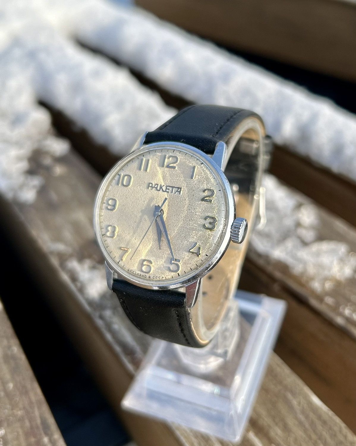 Vintage Vintage Soviet Raketa Watch Mechanical Wristwatch USSR 1980s Size ONE SIZE - 4 Thumbnail