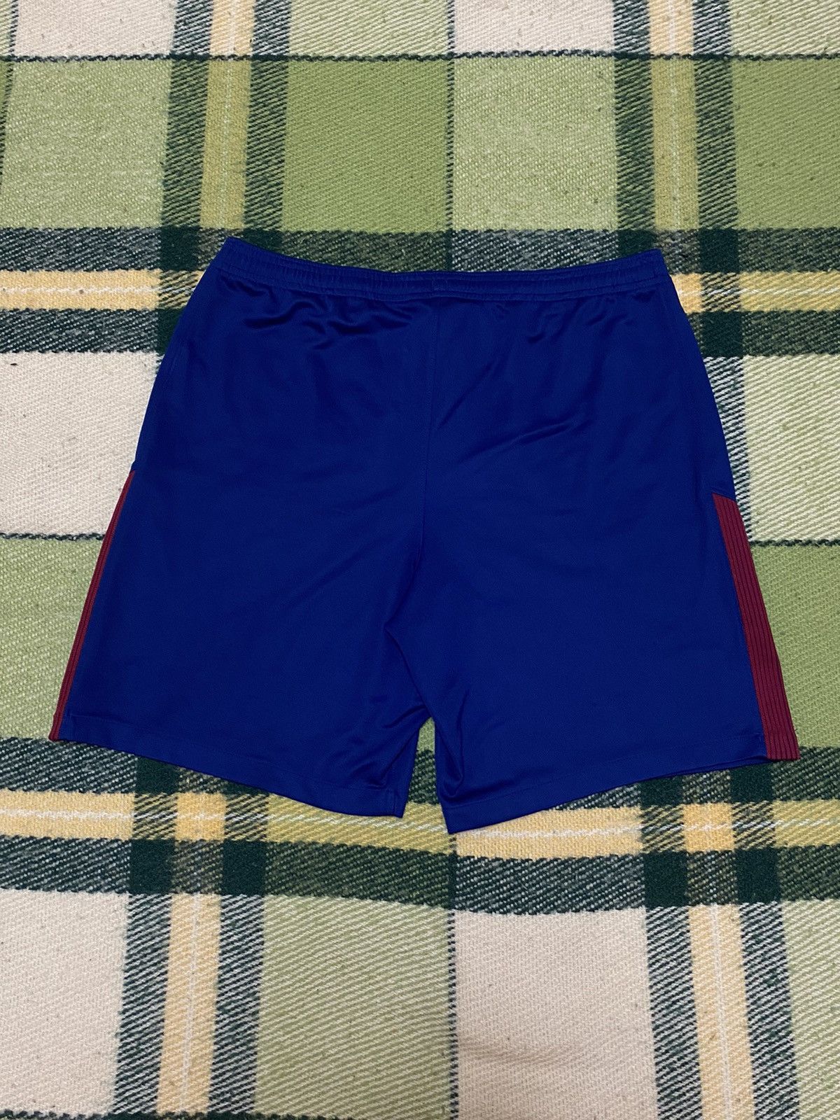 Nike Vintage Nike shorts Barcelona streetwear y2k style size M Size US 32 / EU 48 - 2 Thumbnail