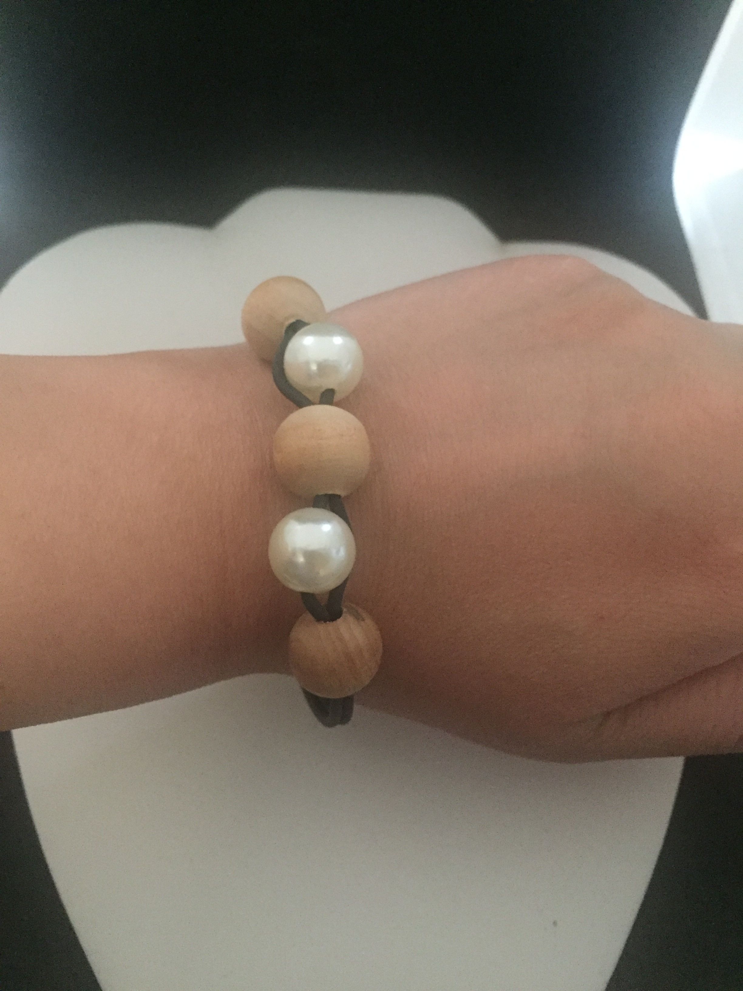 Handmade Wood and Pearl Beads Rubber Bracelet Size ONE SIZE - 3 Thumbnail