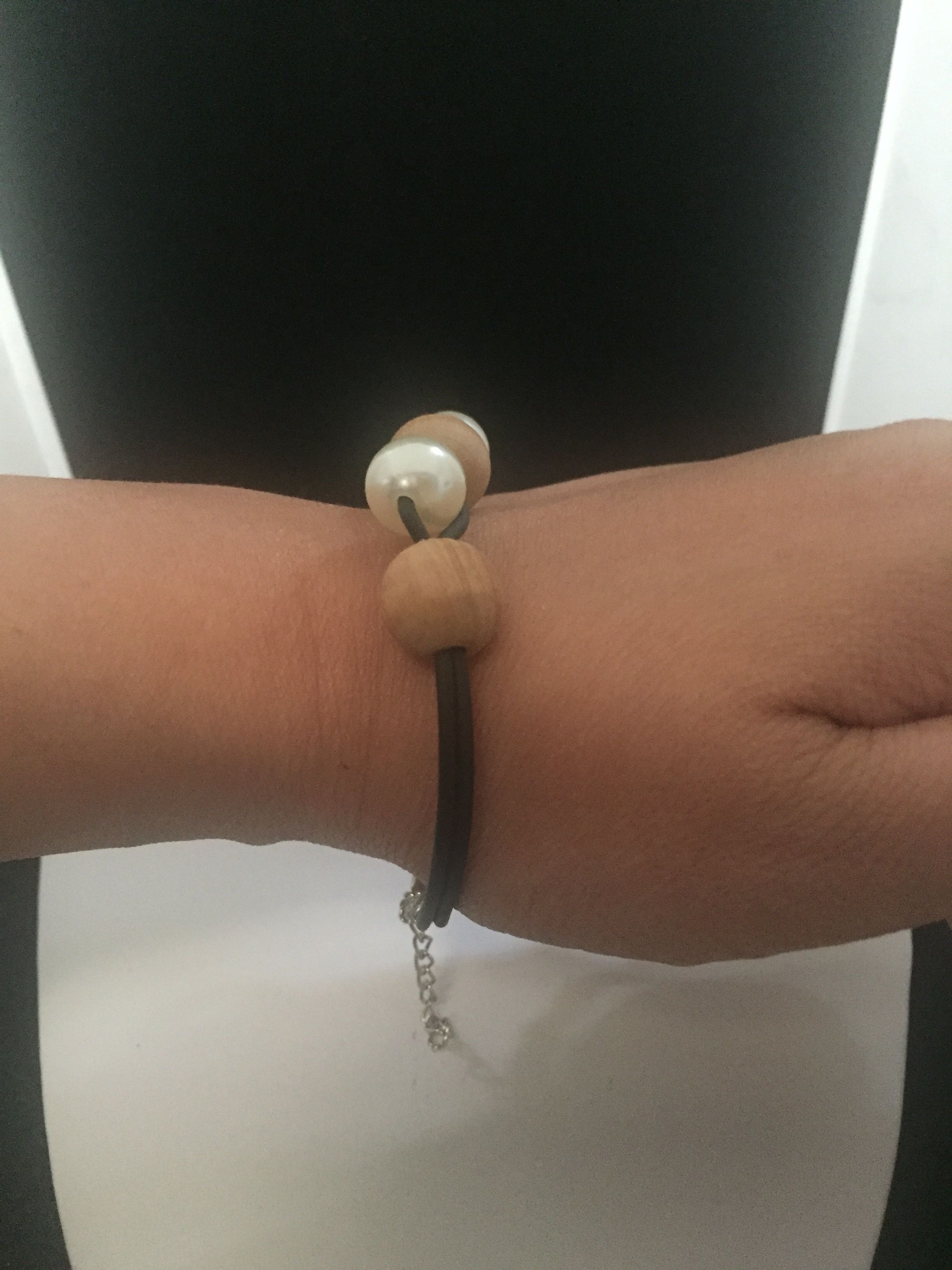 Handmade Wood and Pearl Beads Rubber Bracelet Size ONE SIZE - 4 Thumbnail
