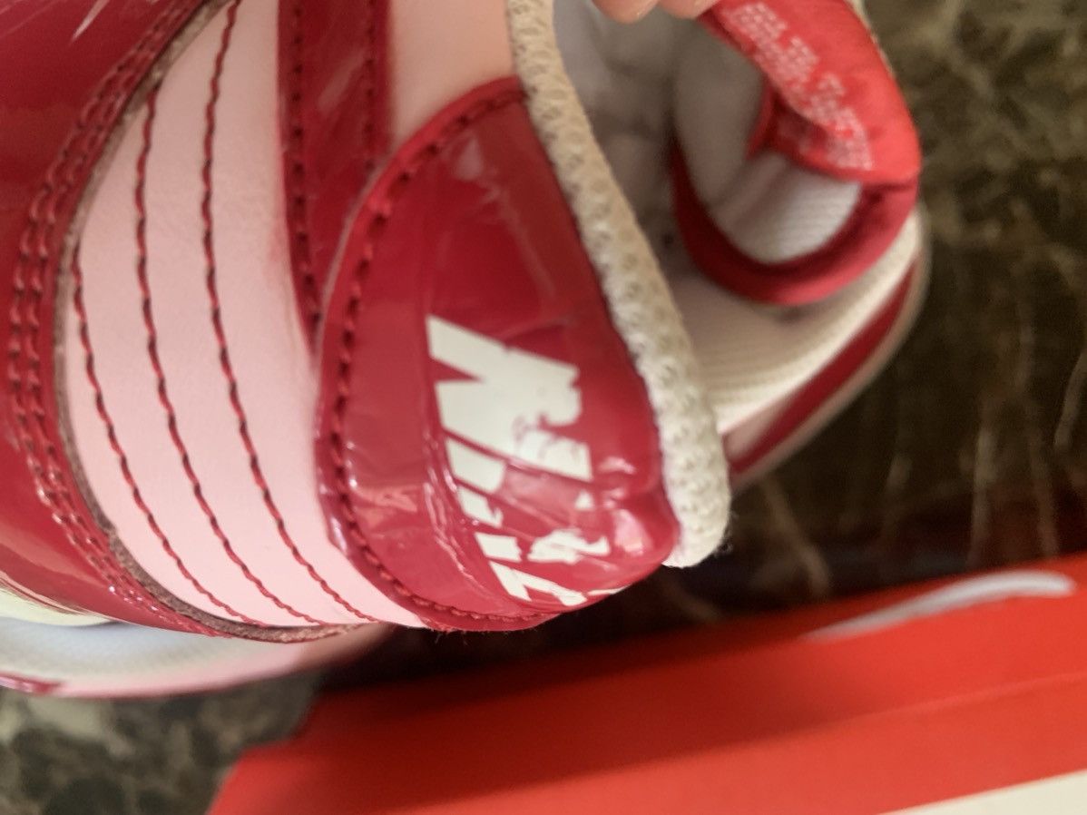 Nike Nike Dunk Low Valentines Day 2010 Varsity Red Size US 6.5 / EU 39-40 - 13 Thumbnail