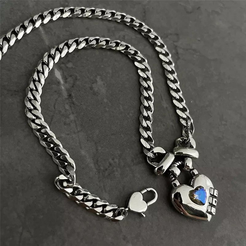 Jewelry Elegant Love Heart Zircon Sweater Necklace Size ONE SIZE - 1 Thumbnail