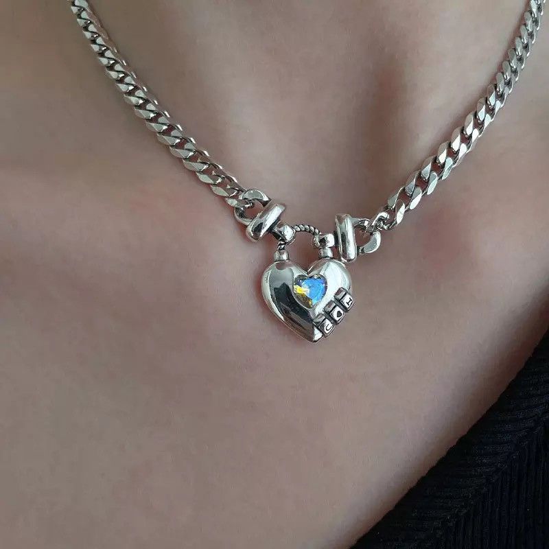 Jewelry Elegant Love Heart Zircon Sweater Necklace Size ONE SIZE - 3 Thumbnail