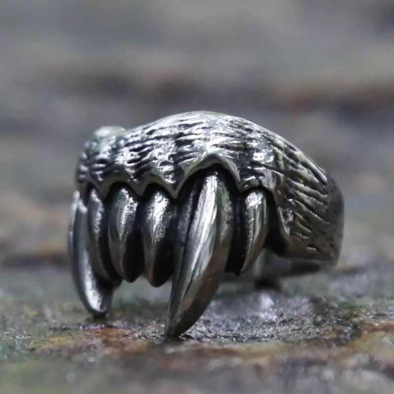 Jewelry x Vintage Cool Gothic Unique Beast Teeth Stainless Steel Ring in Silver, Men's