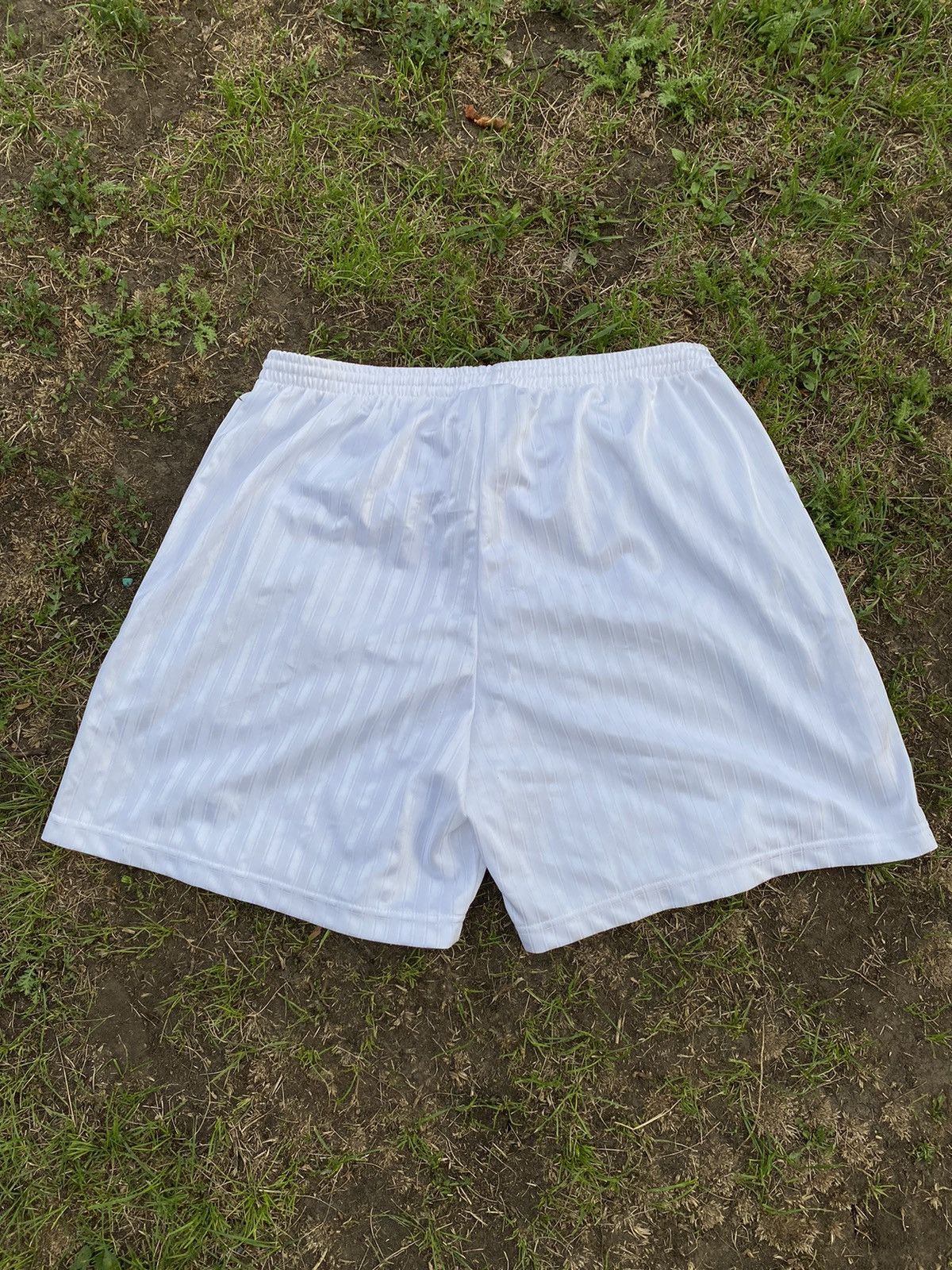 Umbro Vintage 90s Umbro shorts streetwear monogrammed y2k size XXL Size US 38 / EU 54 - 3 Thumbnail