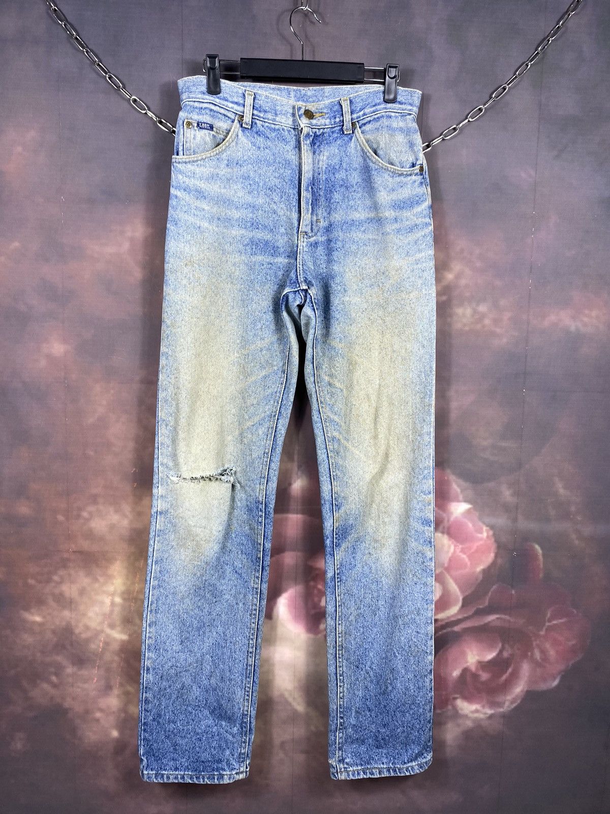 Lee × Vintage Vintage Lee Distressed Light Washed Jeans 29x34 Size US 29 - 1 Thumbnail