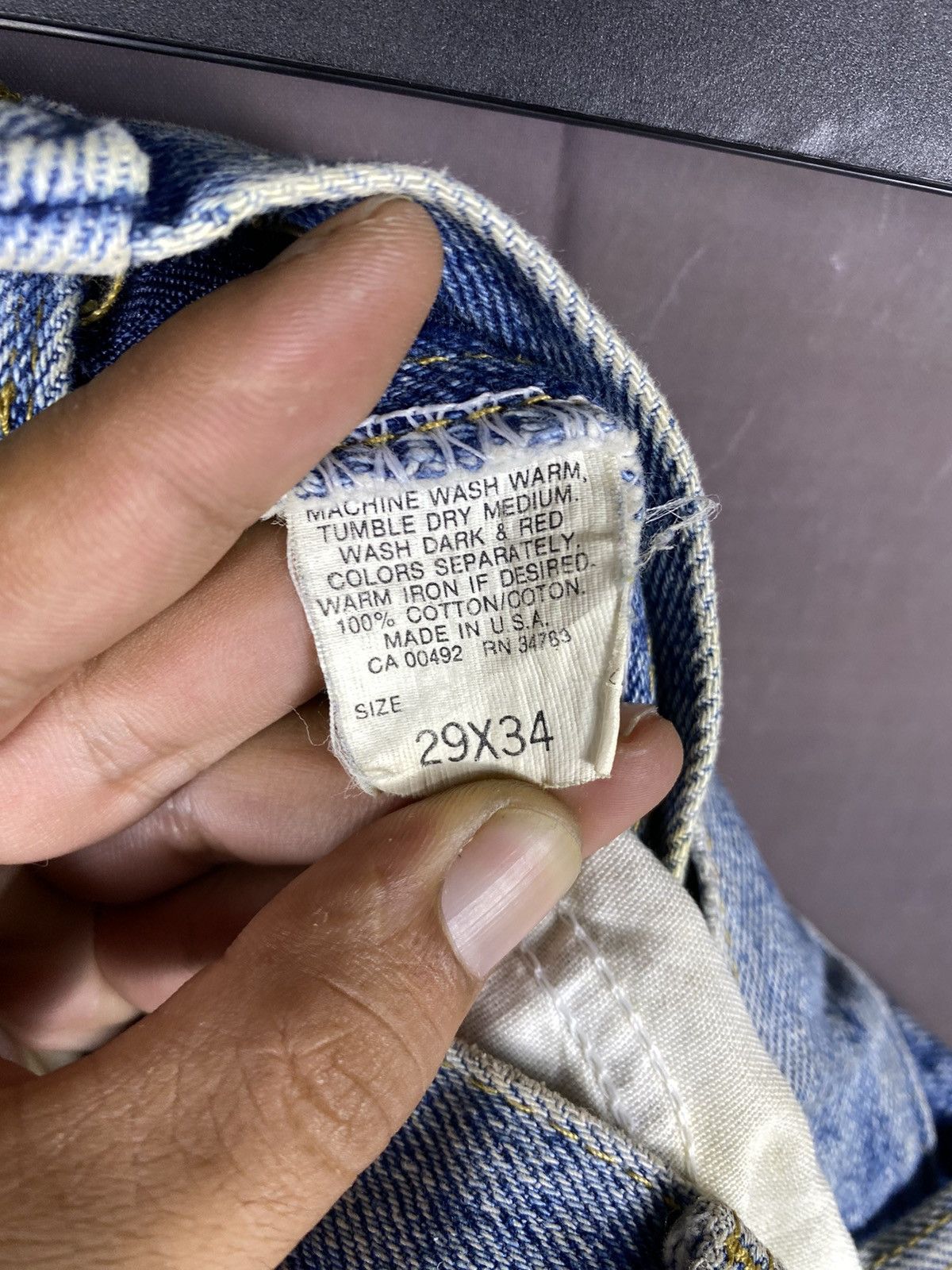 Lee × Vintage Vintage Lee Distressed Light Washed Jeans 29x34 Size US 29 - 11 Thumbnail