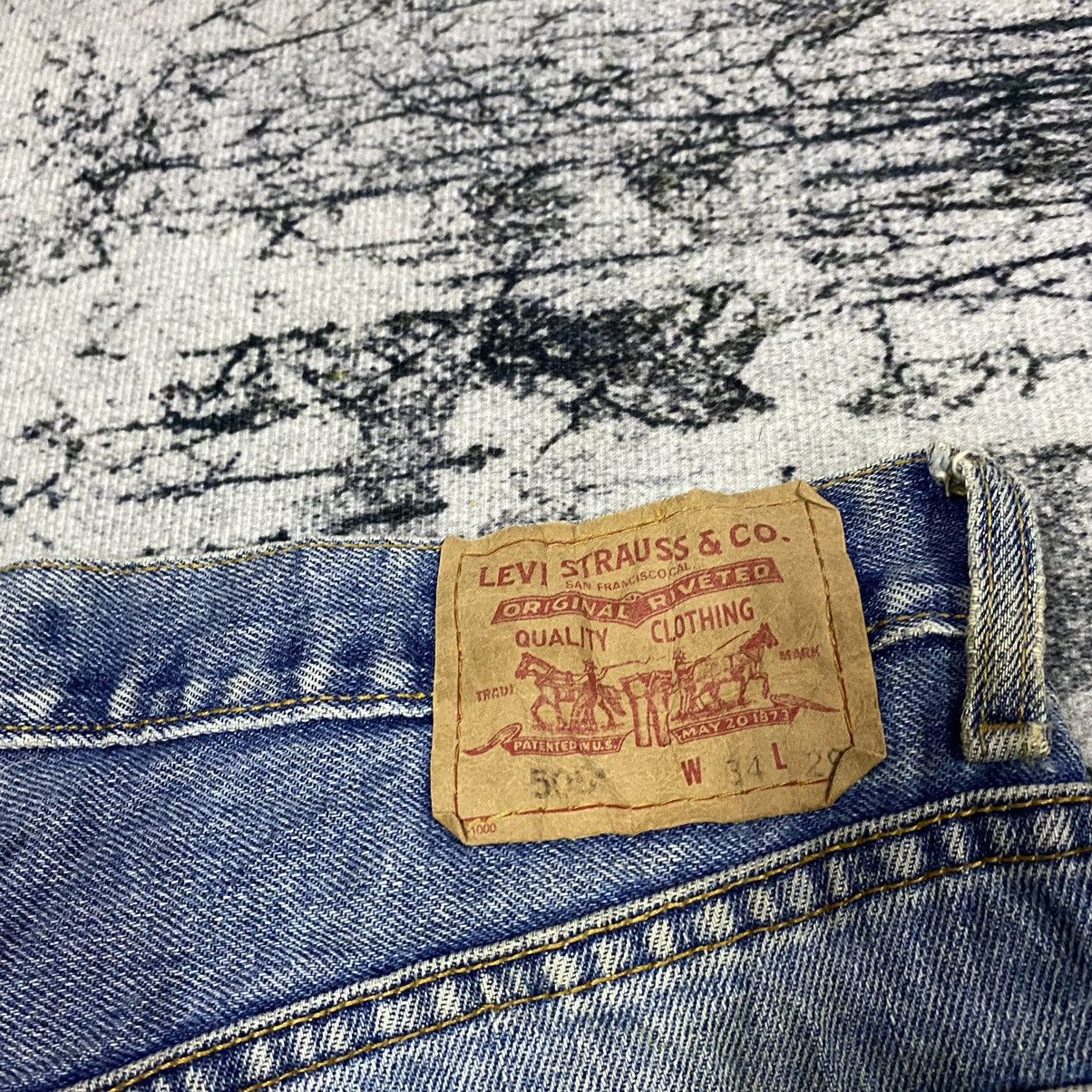 Levi's × Levi's Vintage Clothing × Vintage Vintage Levis 505 Regular Fit Stain Light Washed Denim Jeans Size US 35 - 13 Thumbnail