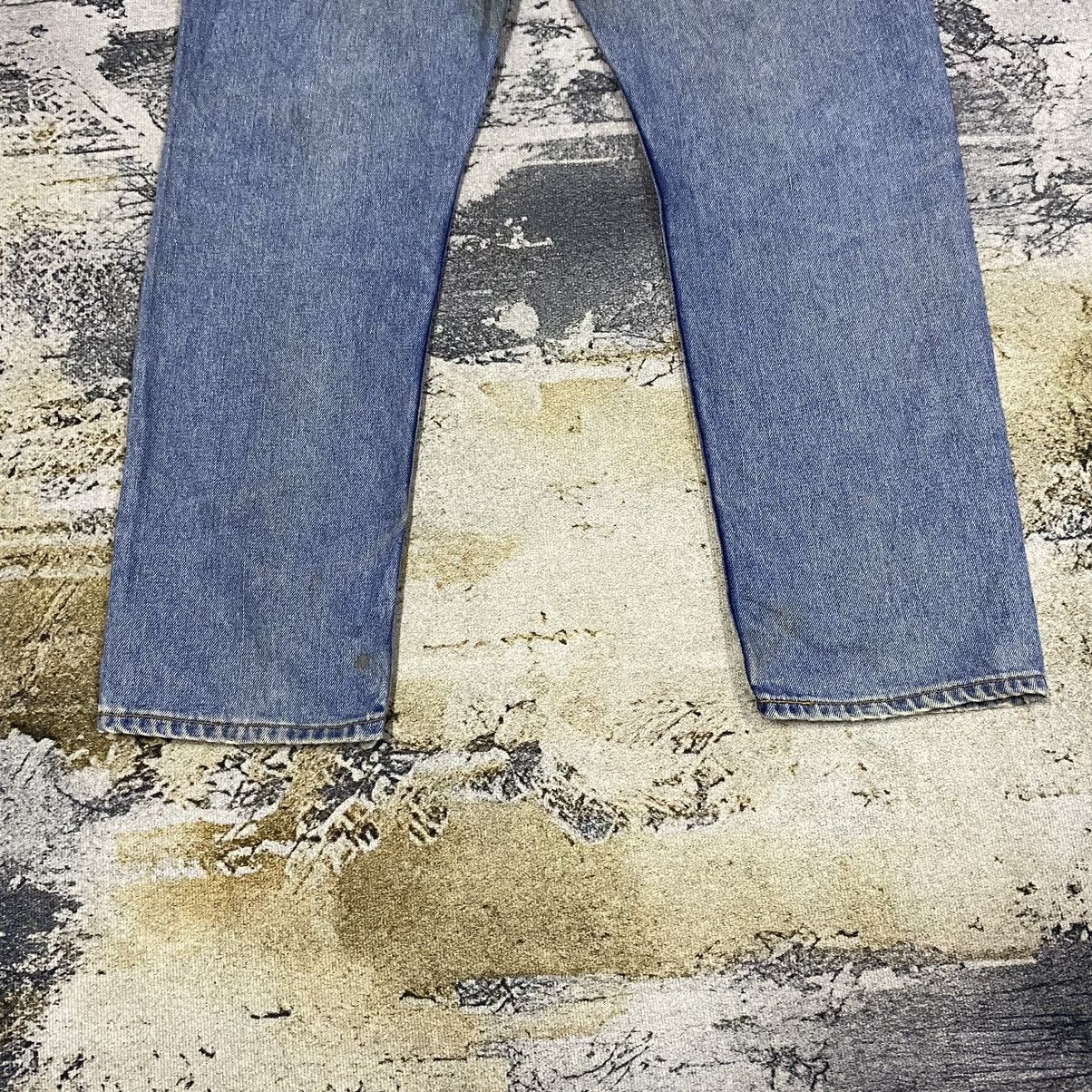 Levi's × Levi's Vintage Clothing × Vintage Vintage Levis 505 Regular Fit Stain Light Washed Denim Jeans Size US 35 - 11 Thumbnail