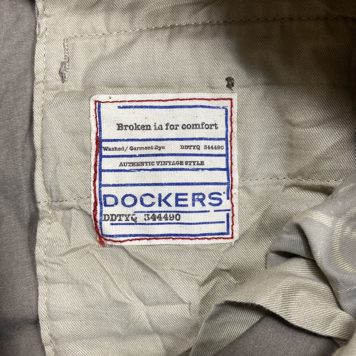 Levi's Vintage Dockers Relaxed Fit Khaki Pants Size US 35 - 7 Thumbnail