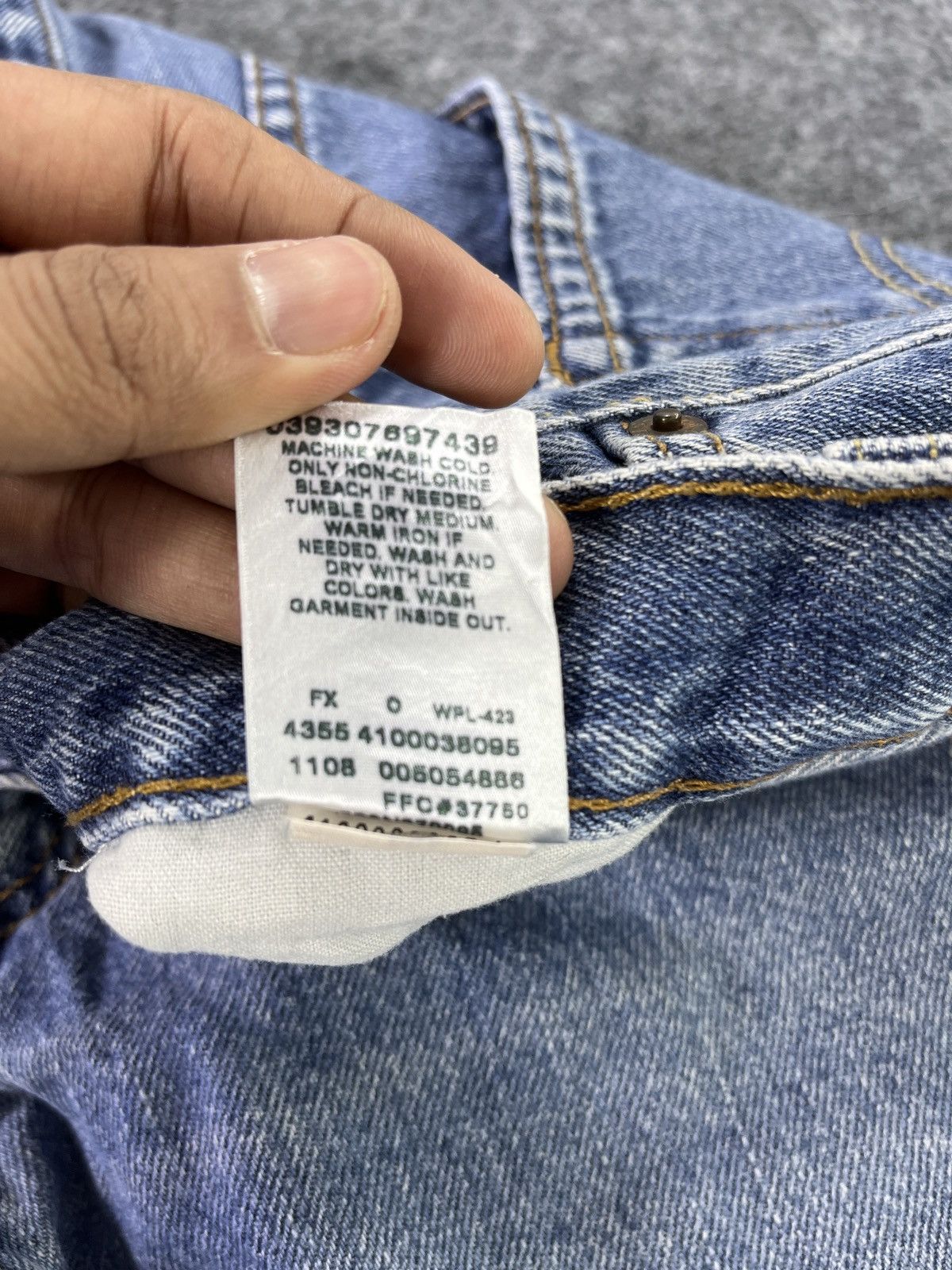 Levi's Vintage Levis 505 Regular Fit Jeans - J761 Size US 36 / EU 52 - 9 Thumbnail