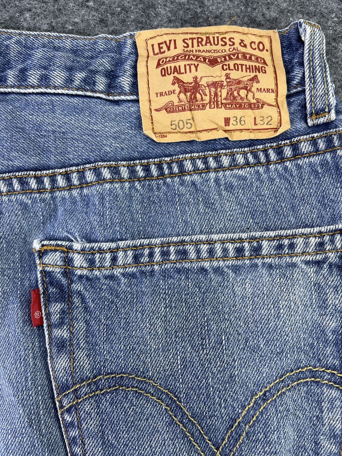 Levi's Vintage Levis 505 Regular Fit Jeans - J761 Size US 36 / EU 52 - 13 Thumbnail