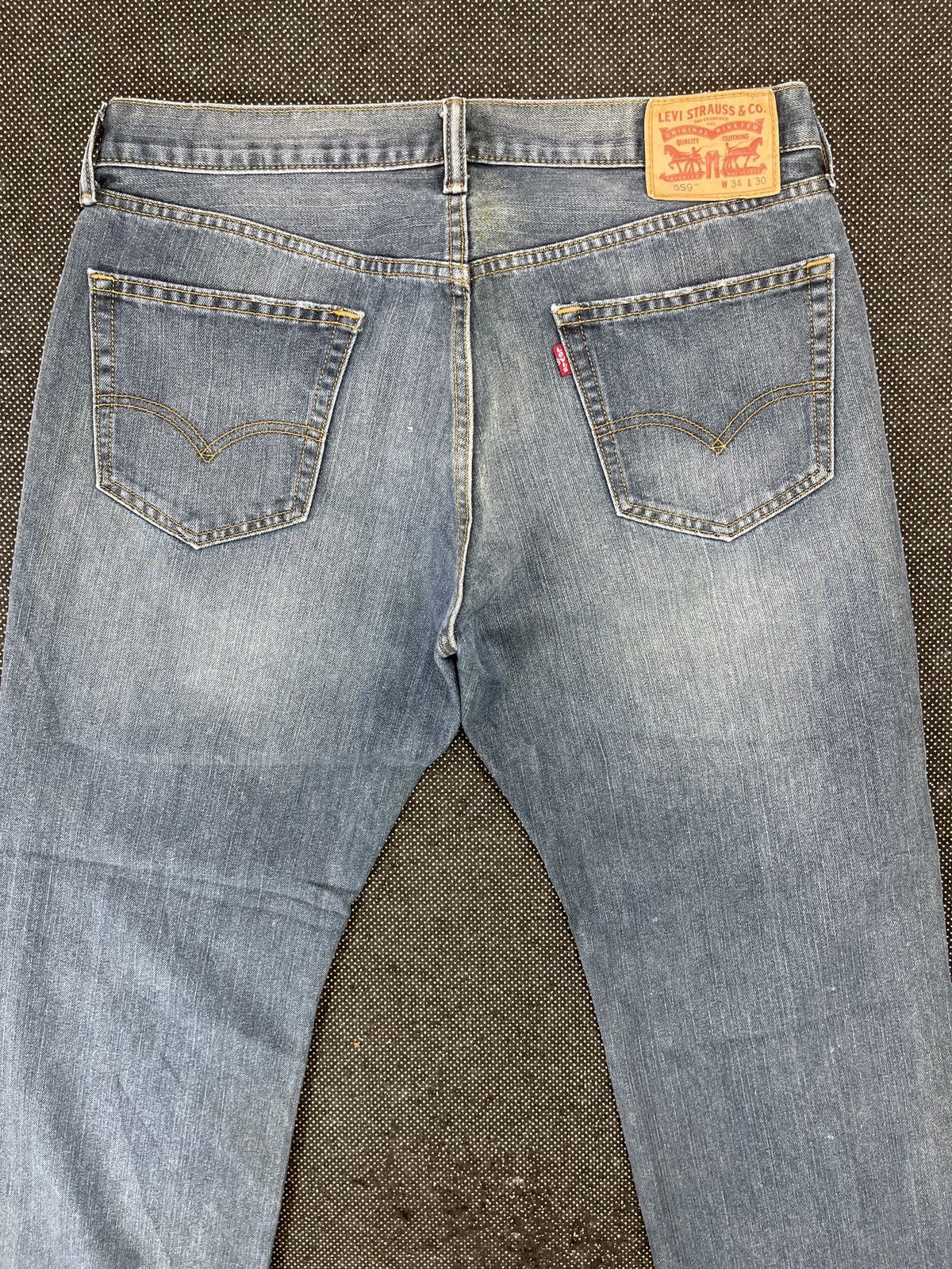 Levi's Vintage Levis 559 Blue Wash Jeans - J575 Size US 35 - 4 Thumbnail
