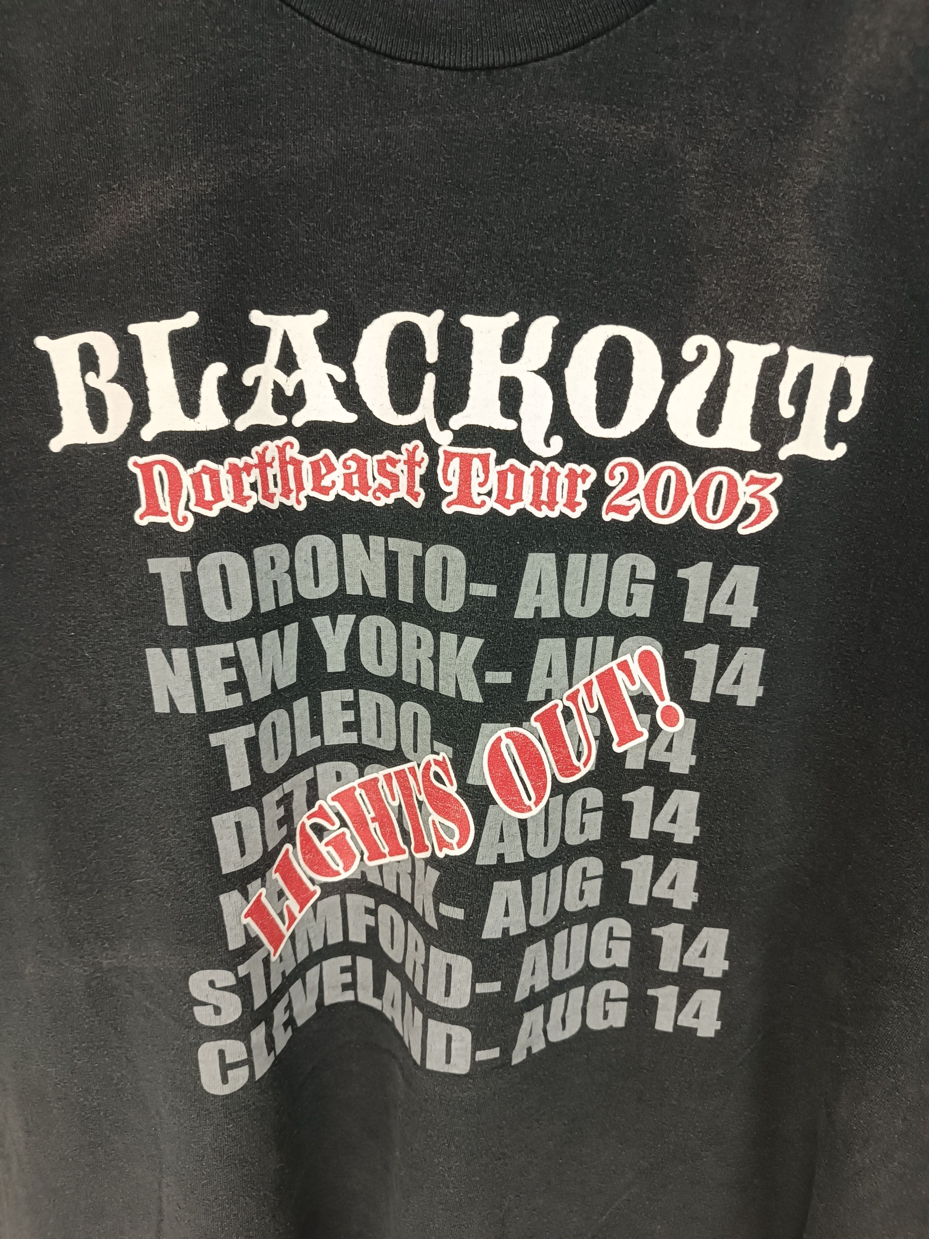 Vintage THRASHED FADED VINTAGE '03 (DISASTER) US BLACKOUT TOUR RARE Size US XL / EU 56 / 4 - 6 Thumbnail