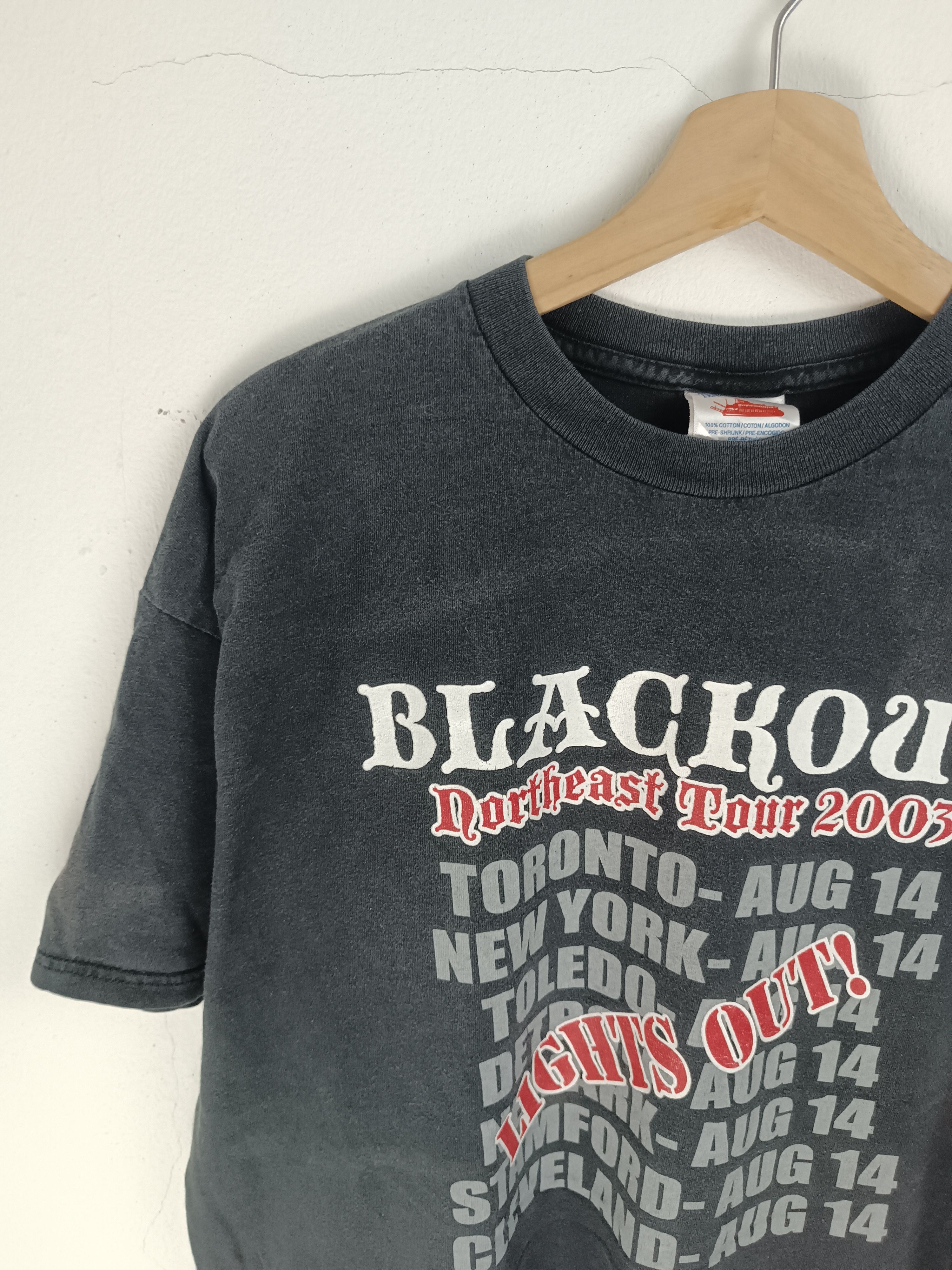 Vintage THRASHED FADED VINTAGE '03 (DISASTER) US BLACKOUT TOUR RARE Size US XL / EU 56 / 4 - 7 Thumbnail