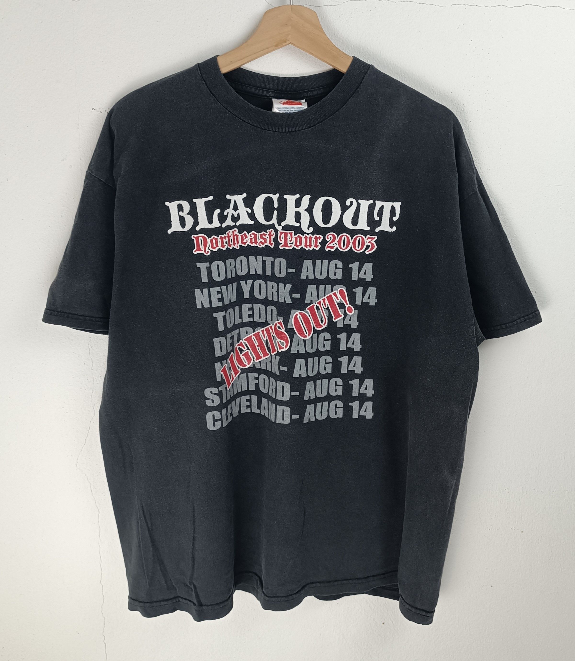 Vintage THRASHED FADED VINTAGE '03 (DISASTER) US BLACKOUT TOUR RARE Size US XL / EU 56 / 4 - 3 Thumbnail
