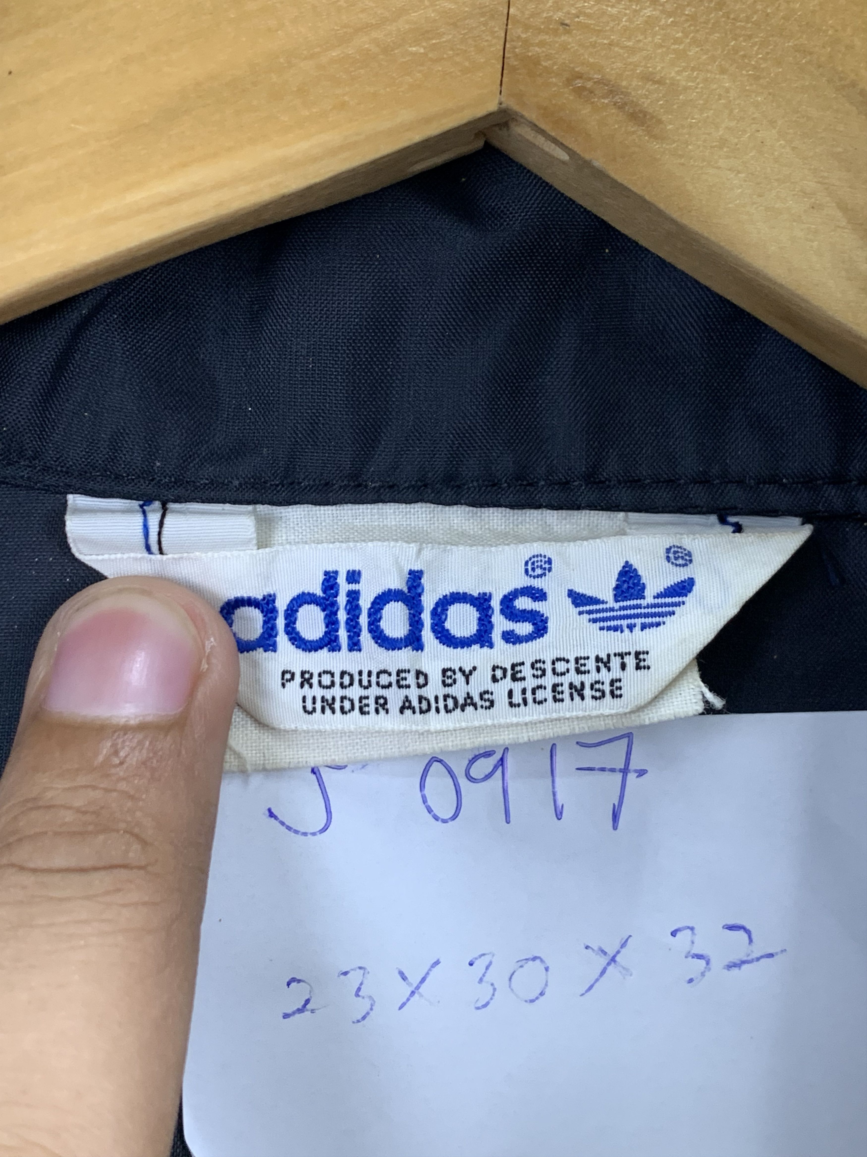 Adidas × Descente × Vintage Vintage Adidas Windbreaker Zipper Light Jacket Size US L / EU 52-54 / 3 - 5 Thumbnail