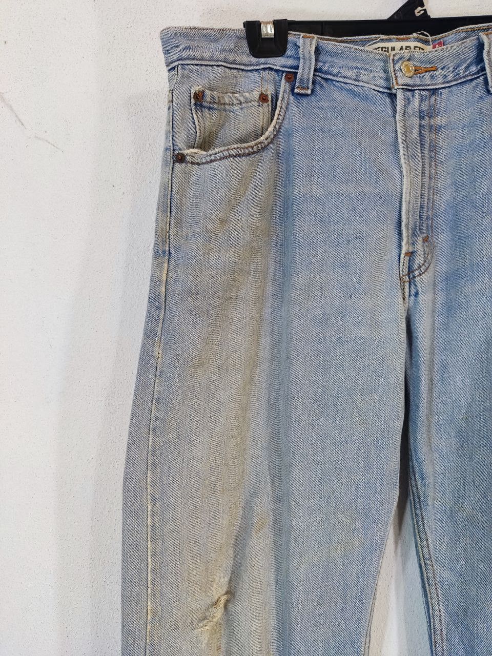 Levi's vintage levis 505 regular fit light wash distressed denim Size US 39 - 9 Thumbnail
