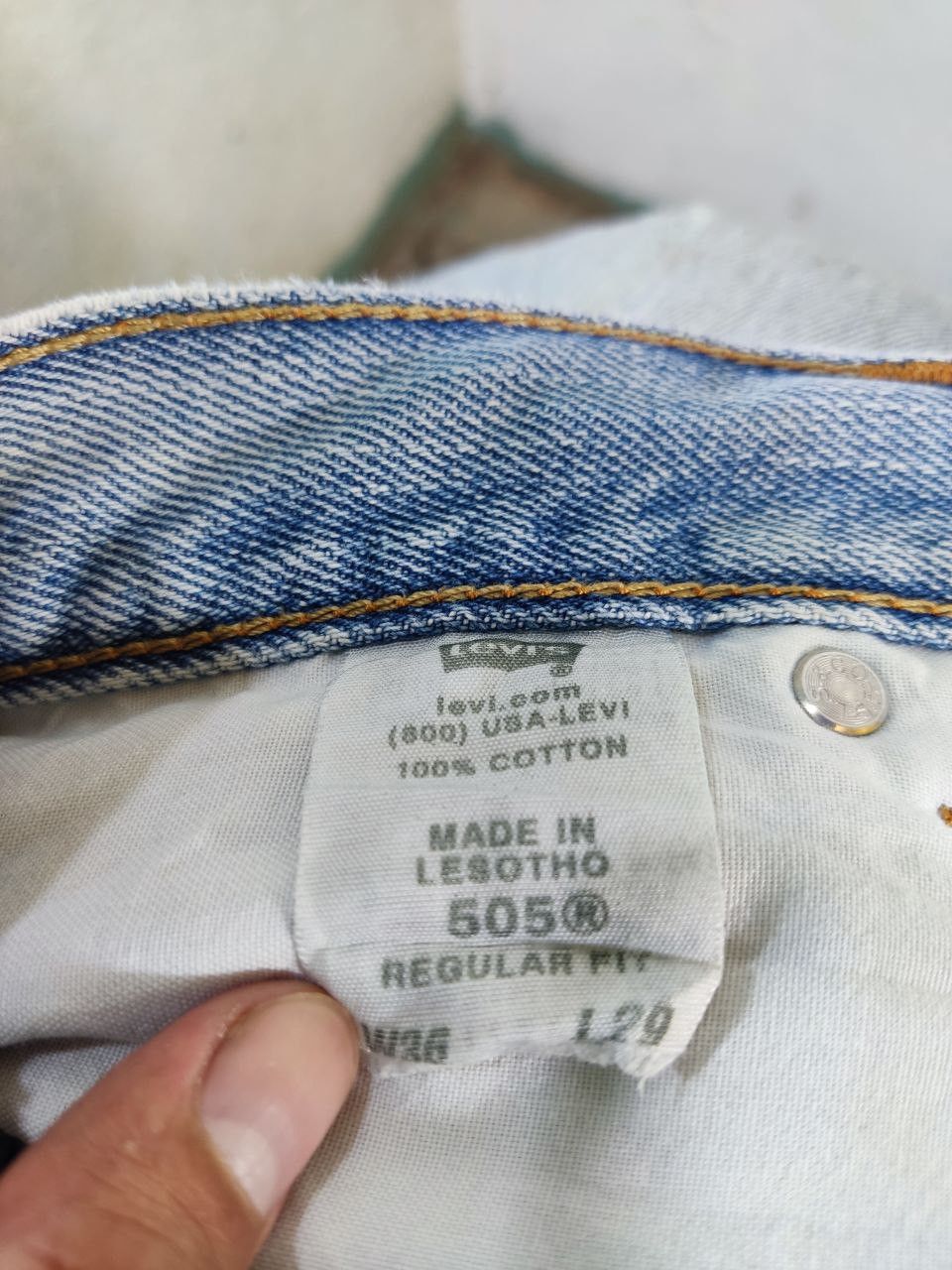 Levi's vintage levis 505 regular fit light wash distressed denim Size US 39 - 15 Thumbnail