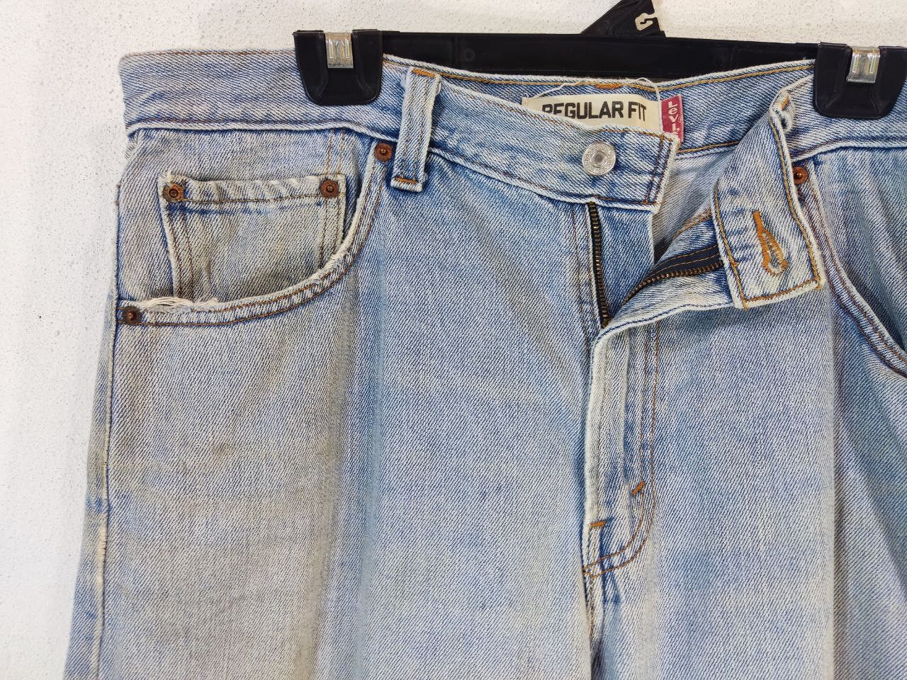 Levi's vintage levis 505 regular fit light wash distressed denim Size US 39 - 12 Thumbnail