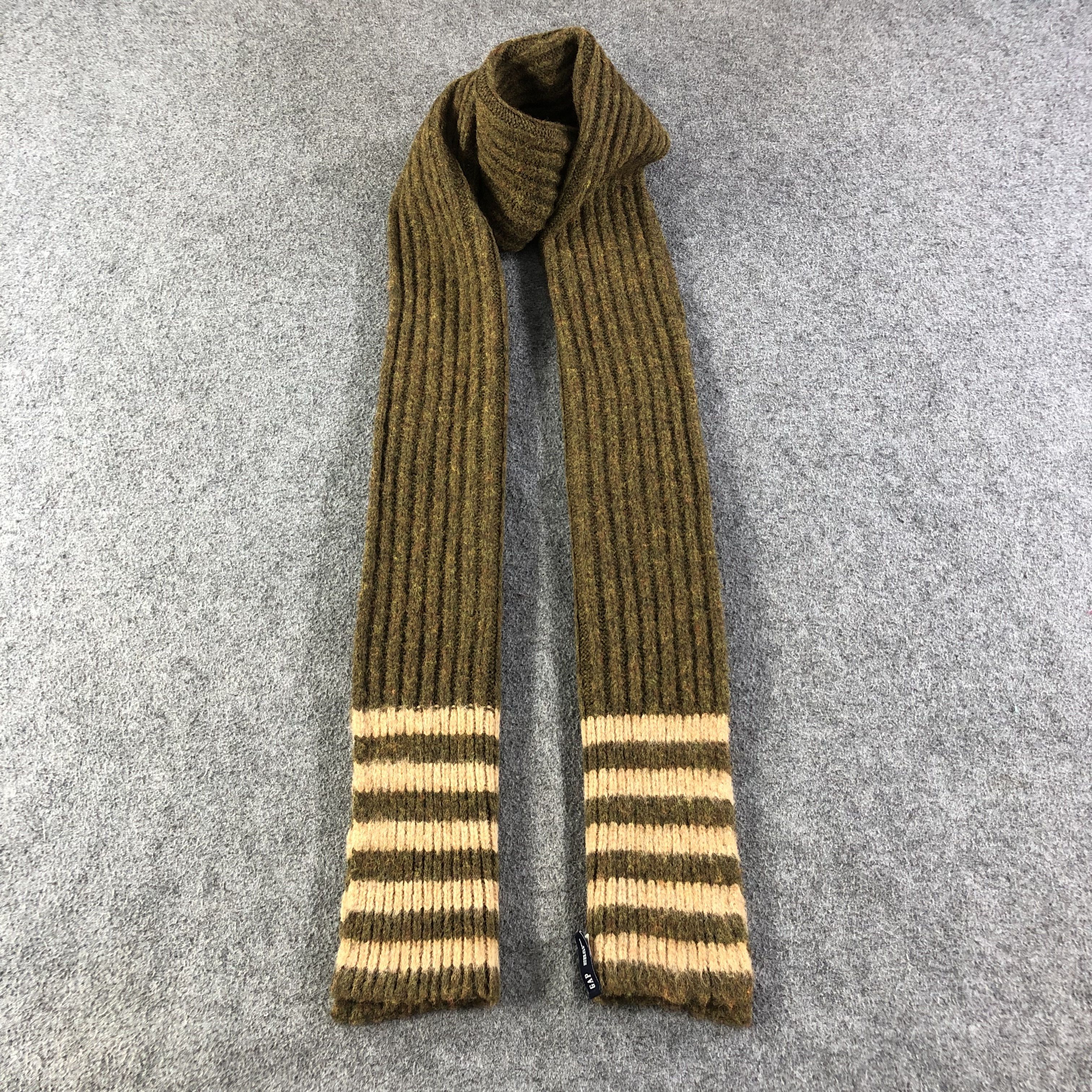 Gap GAP Pleated Wool Scarf Muffler V1147 Size ONE SIZE - 1 Thumbnail