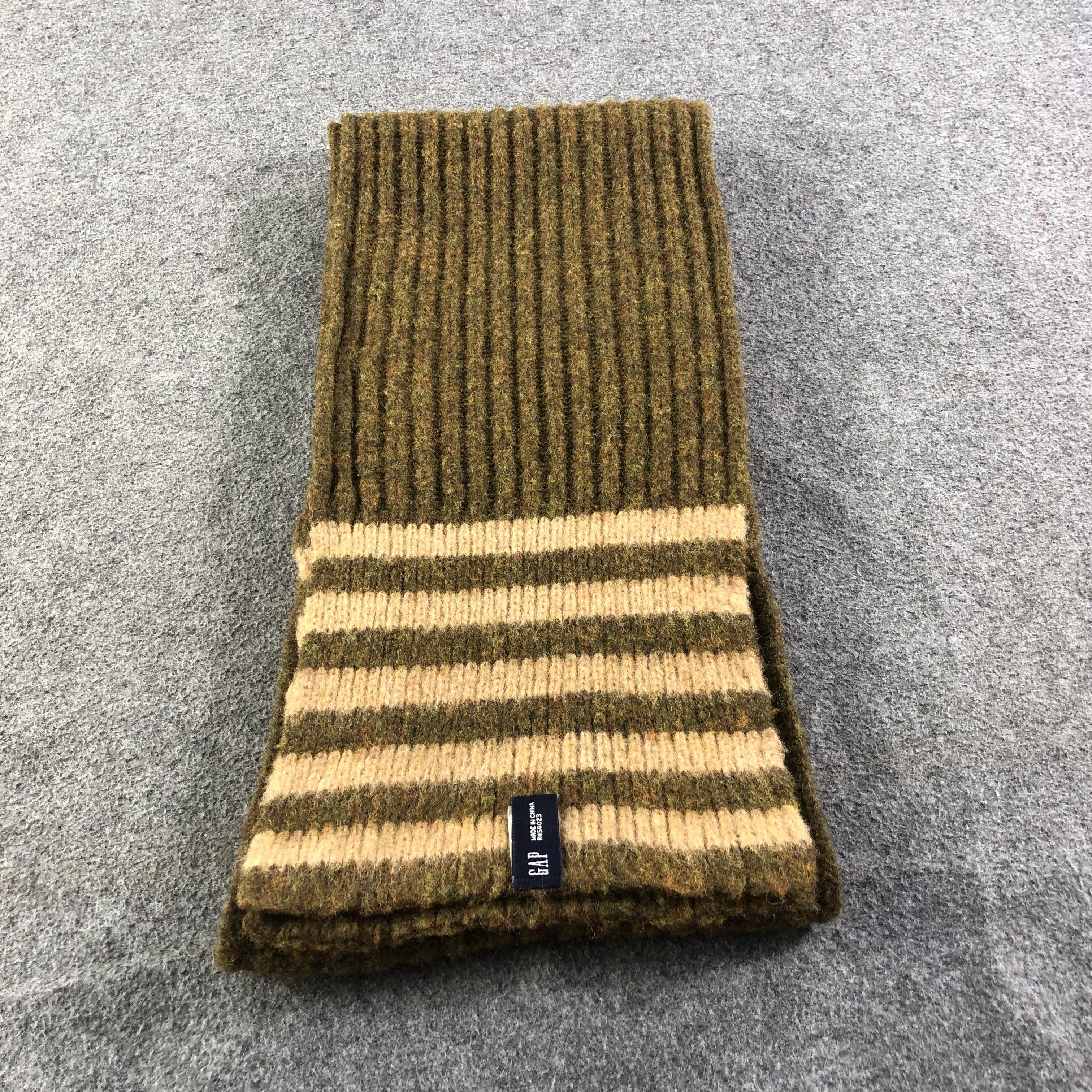 Gap GAP Pleated Wool Scarf Muffler V1147 Size ONE SIZE - 2 Thumbnail