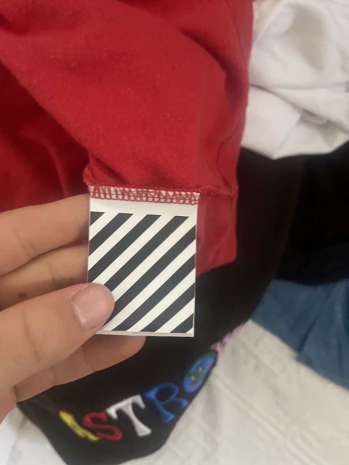 Off-White Off white red Caravaggio TEE Size US M / EU 48-50 / 2 - 11 Thumbnail