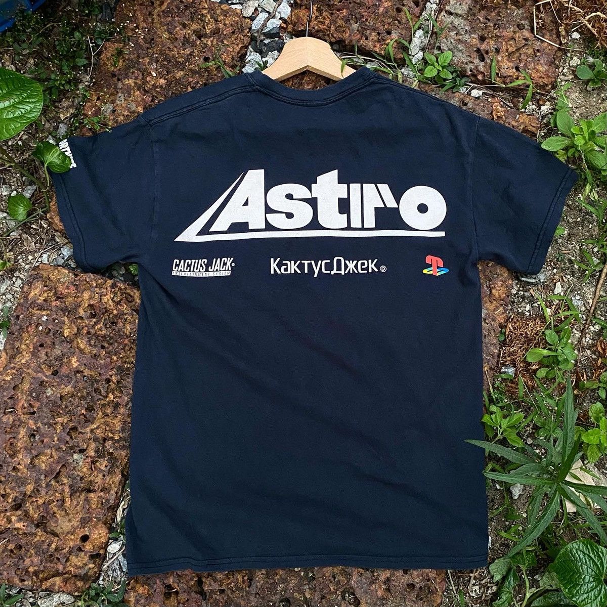 Travis Scott Cactus Jack Astroworld Tour Tee (DDP / No Import Fees) Size US M / EU 48-50 / 2 - 4 Thumbnail