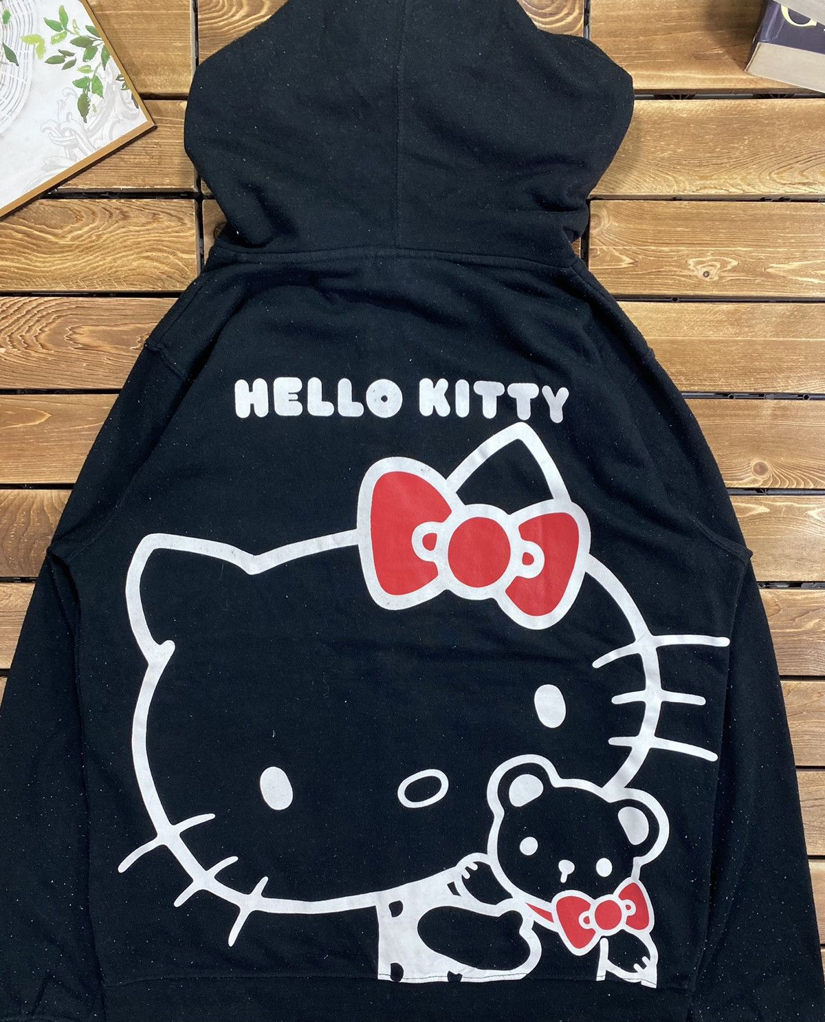 Japanese Brand × Vintage Vintage Hello Kitty Big Logo With Hoodie Sweatshirt Size L Size US L / EU 52-54 / 3 - 10 Thumbnail